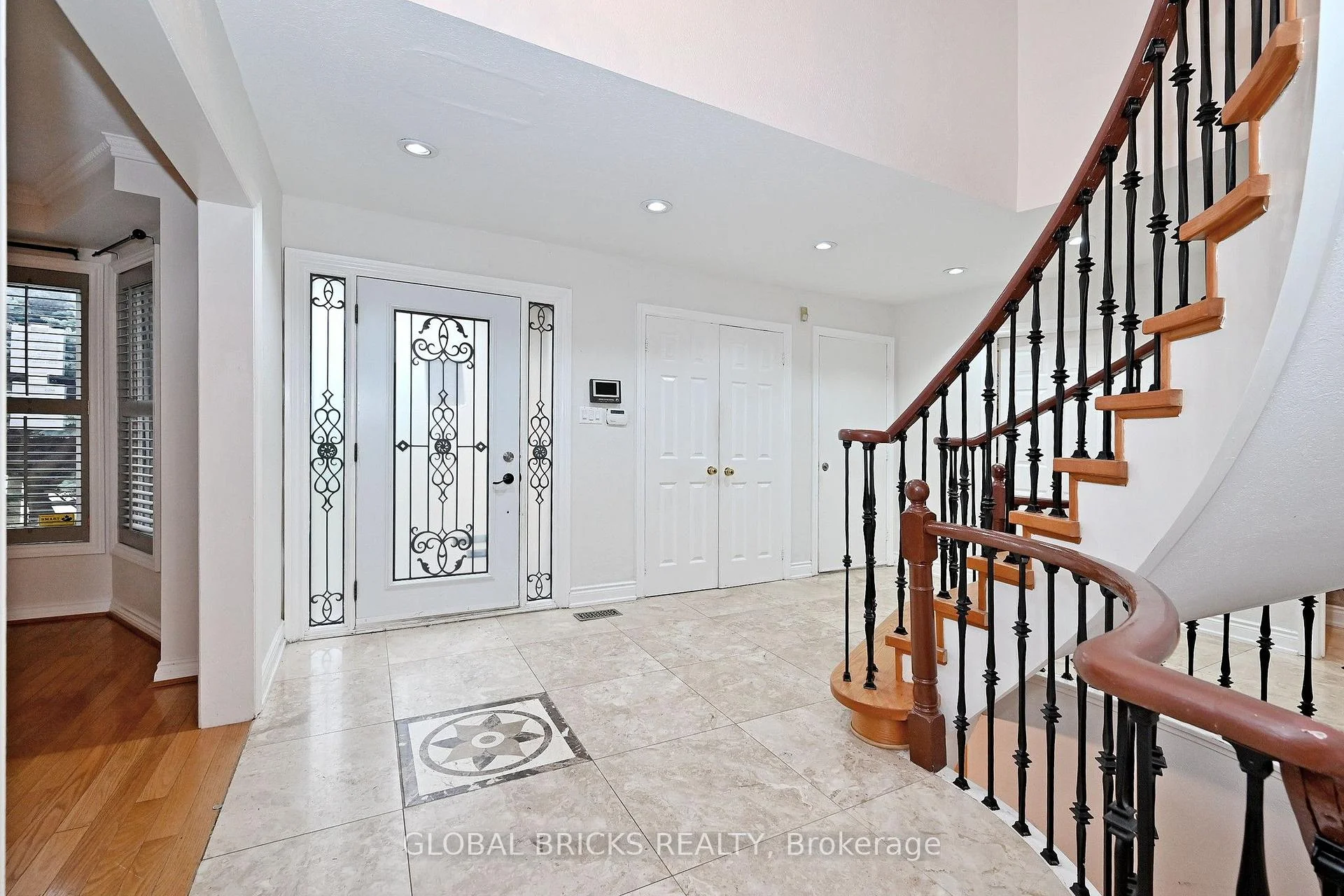 Photo 7 of 8 Elmsley Drive, Richmond Hill, Observatory — HOMEH