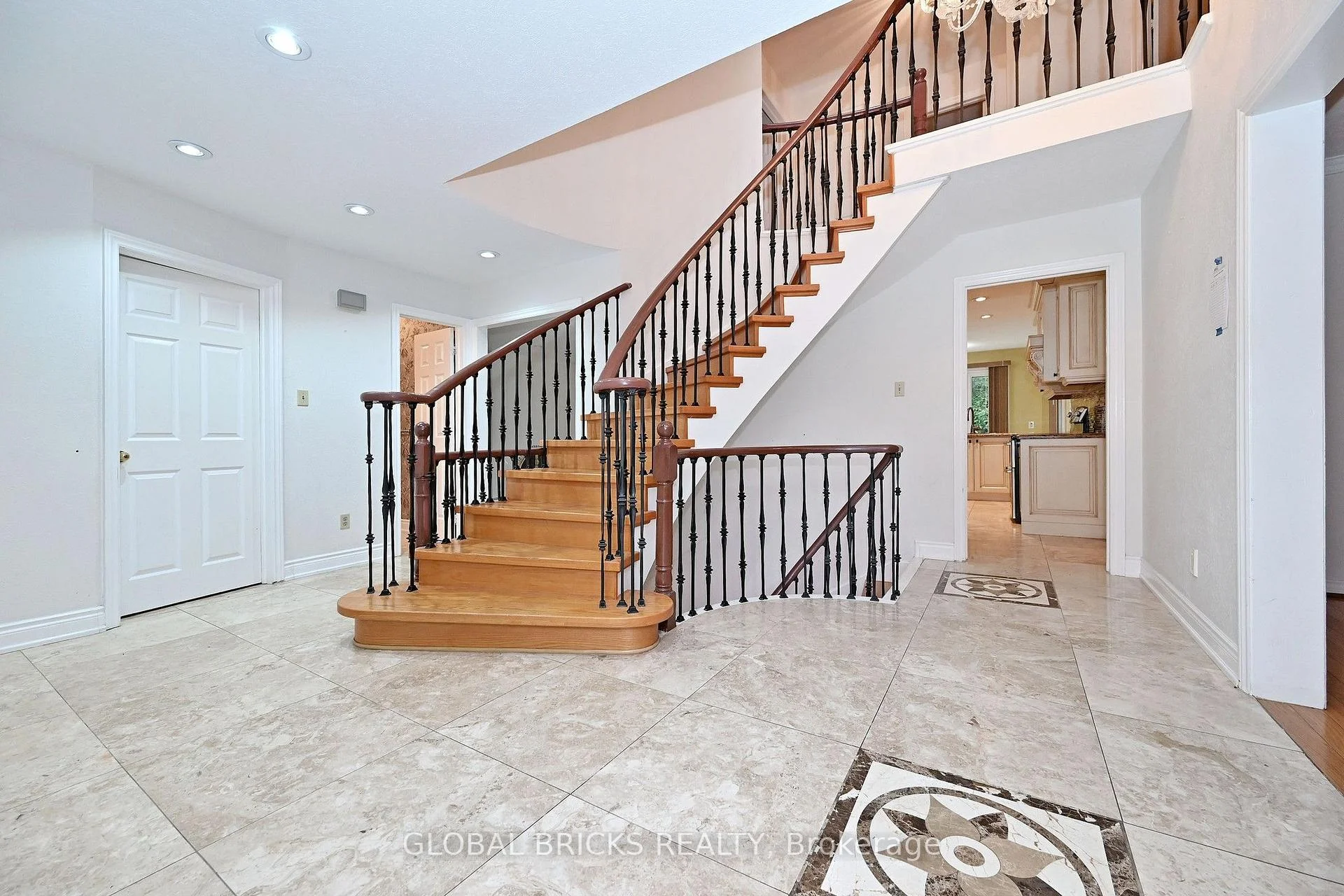 Photo 8 of 8 Elmsley Drive, Richmond Hill, Observatory — HOMEH