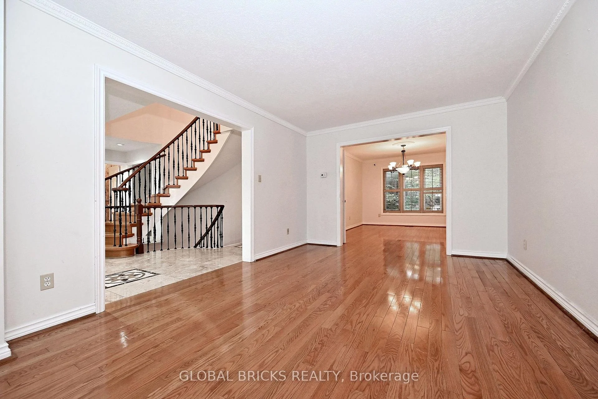 Photo 10 of 8 Elmsley Drive, Richmond Hill, Observatory — HOMEH