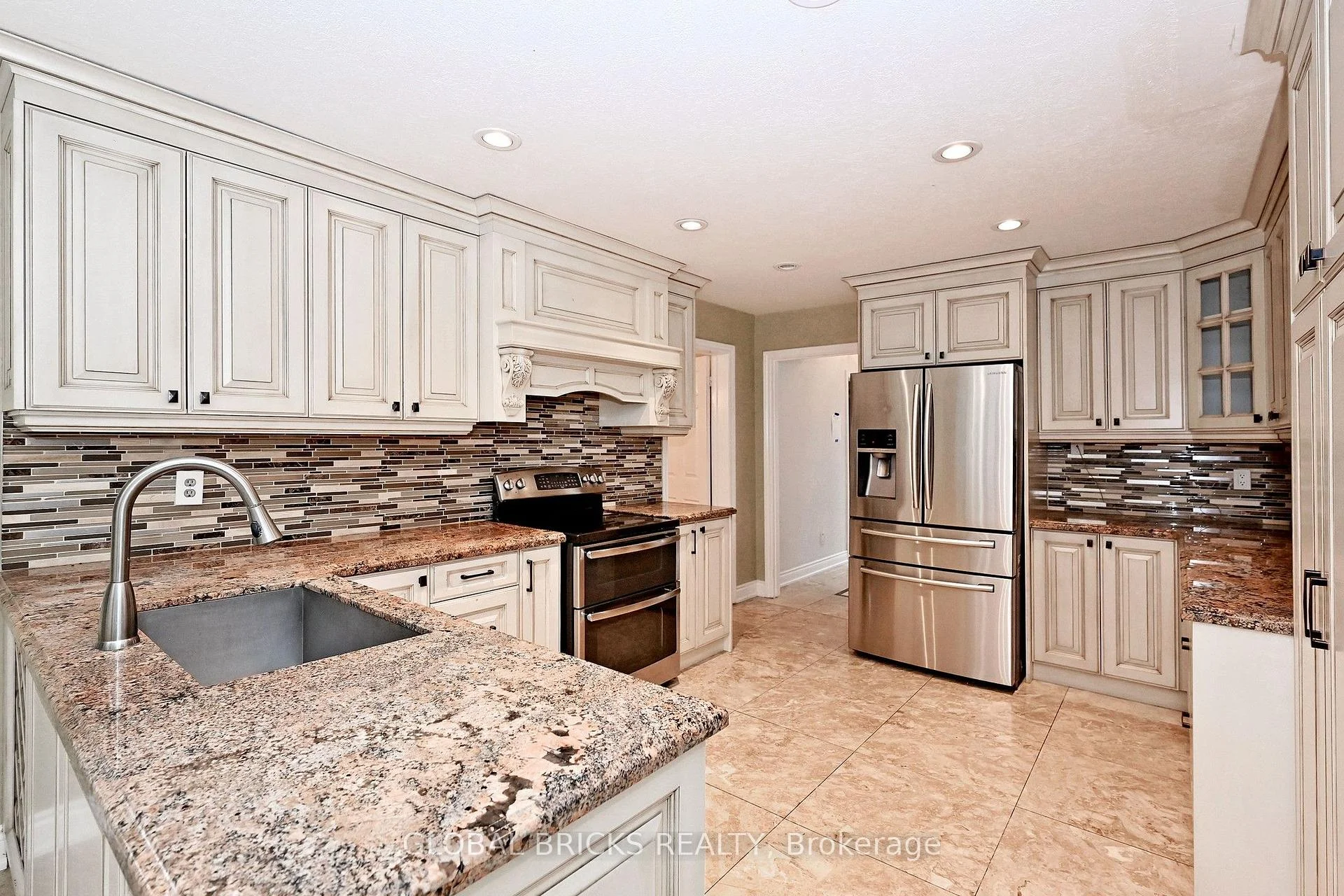 Photo 15 of 8 Elmsley Drive, Richmond Hill, Observatory — HOMEH