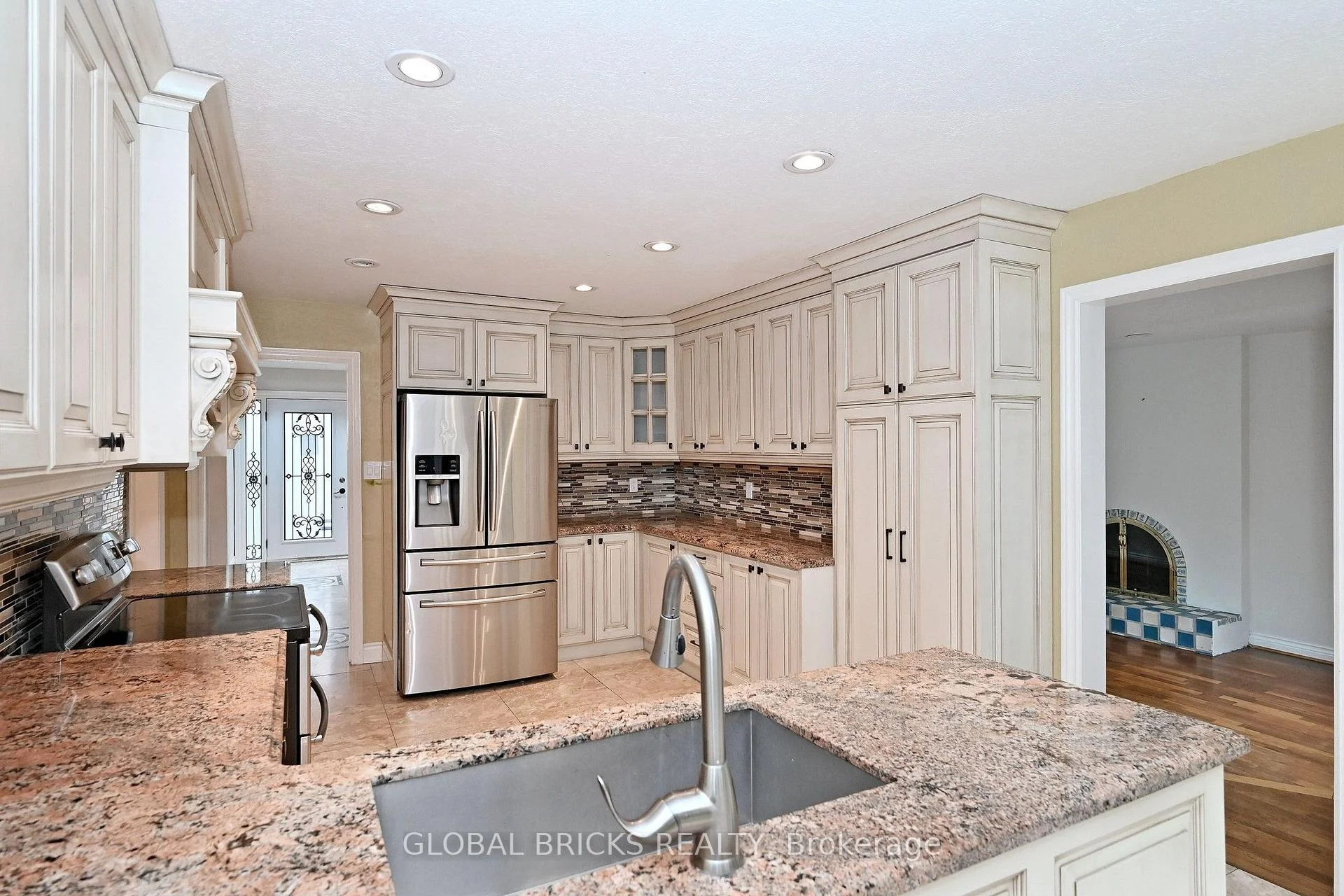 Photo 16 of 8 Elmsley Drive, Richmond Hill, Observatory — HOMEH