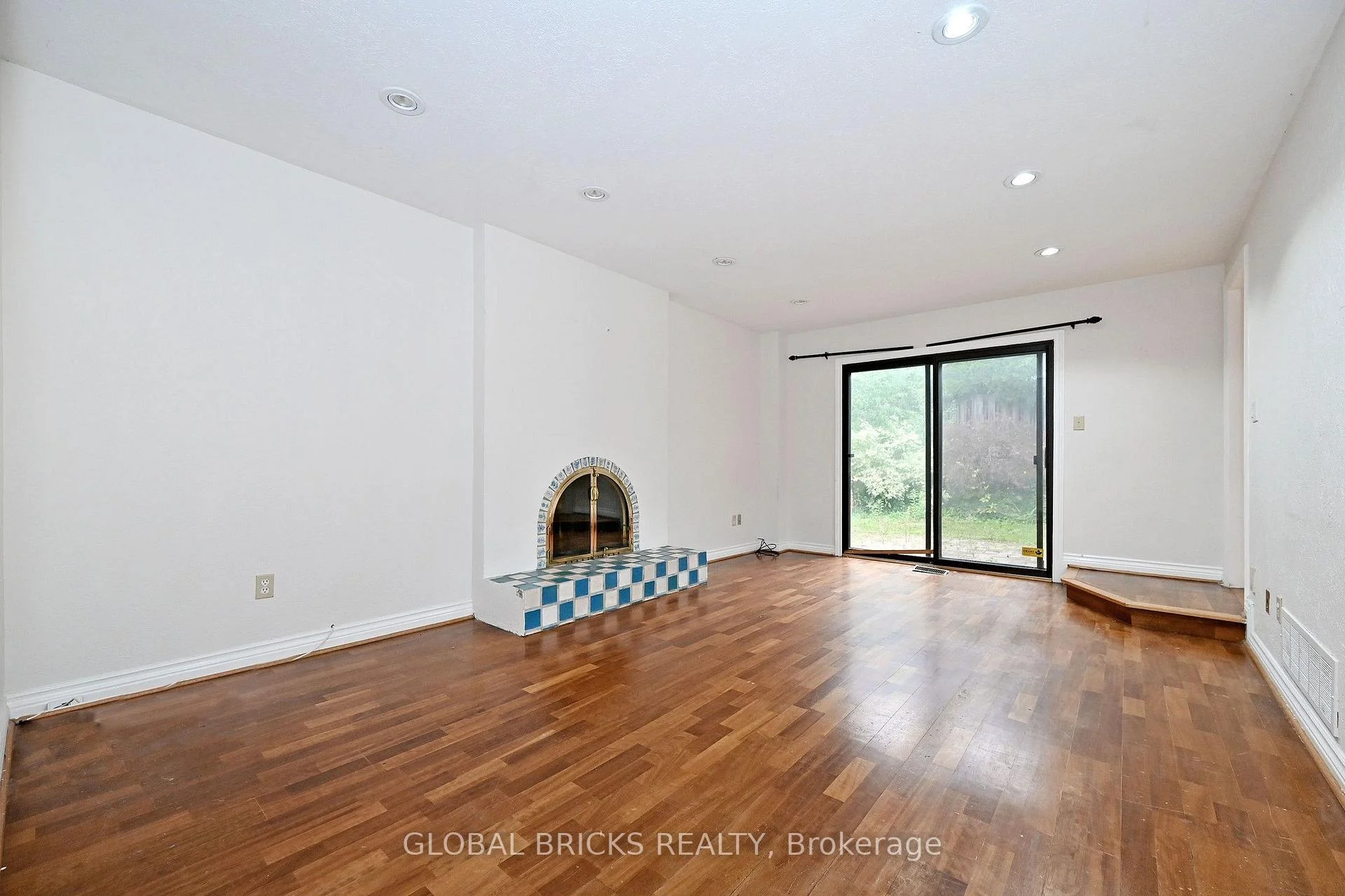 Photo 20 of 8 Elmsley Drive, Richmond Hill, Observatory — HOMEH