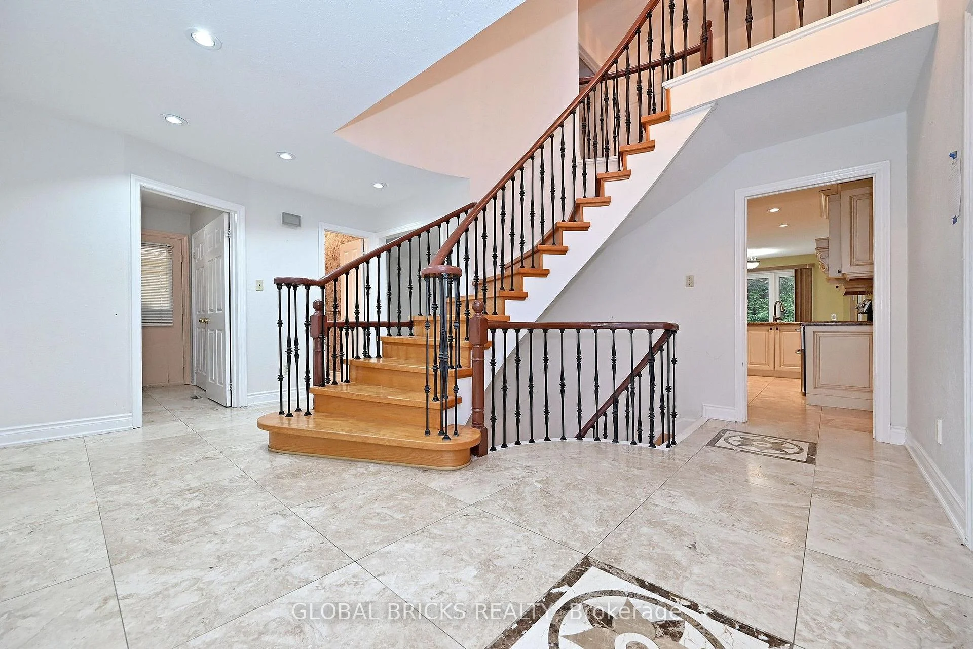 Photo 23 of 8 Elmsley Drive, Richmond Hill, Observatory — HOMEH