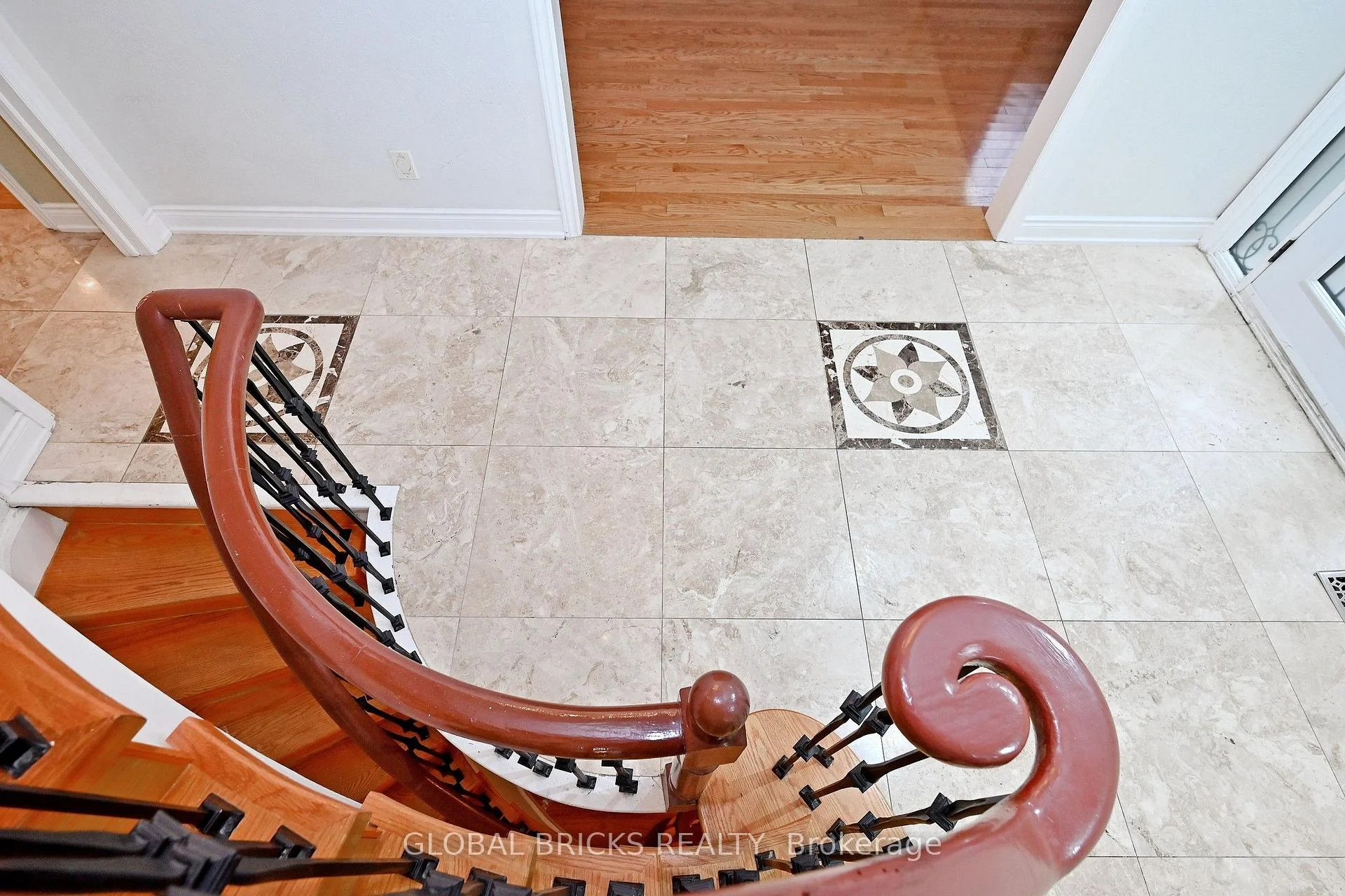 Photo 25 of 8 Elmsley Drive, Richmond Hill, Observatory — HOMEH