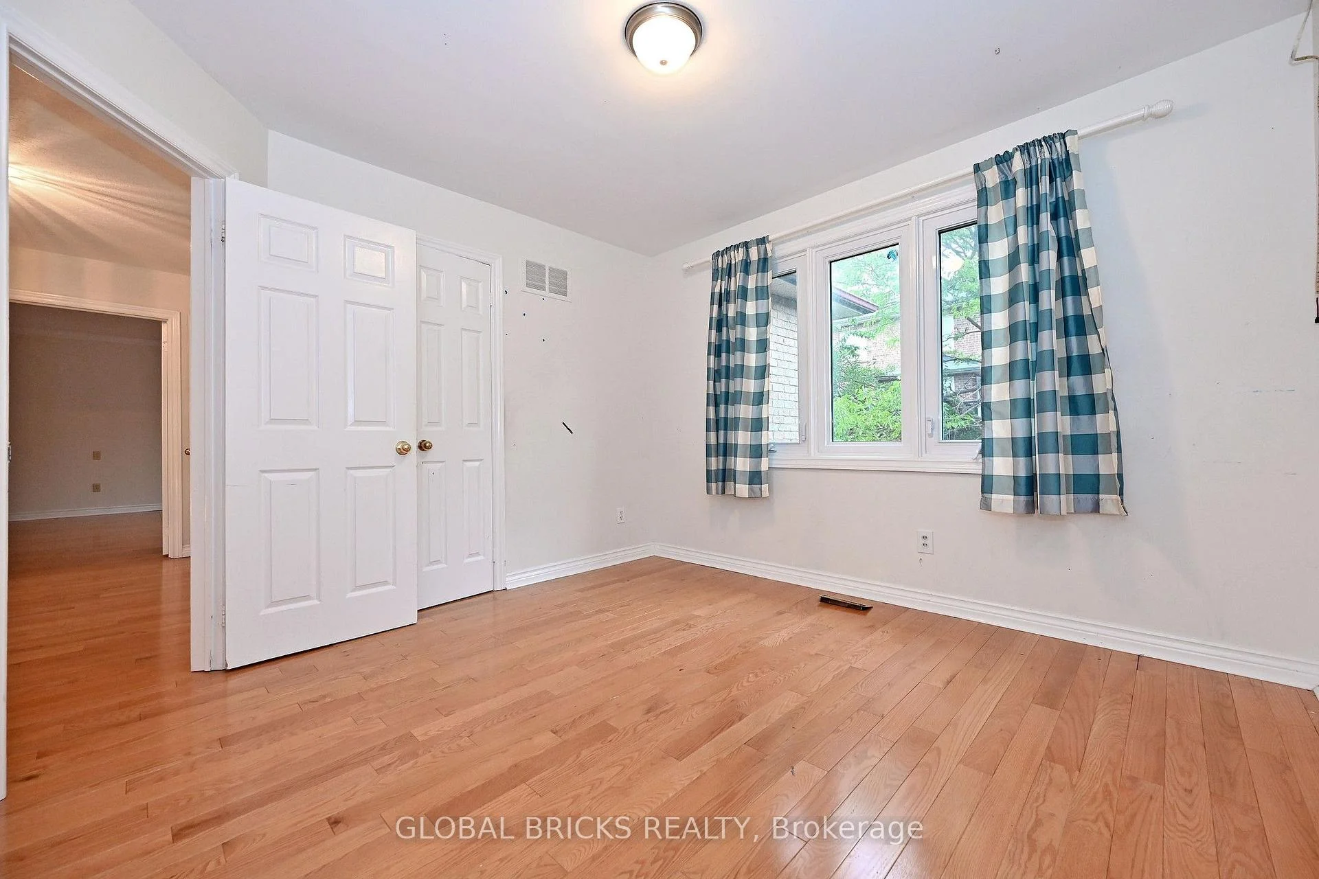 Photo 36 of 8 Elmsley Drive, Richmond Hill, Observatory — HOMEH