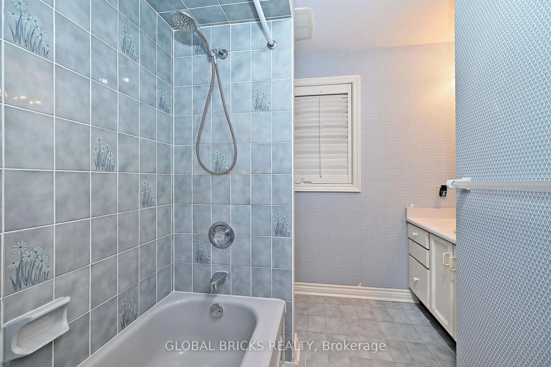 Photo 38 of 8 Elmsley Drive, Richmond Hill, Observatory — HOMEH