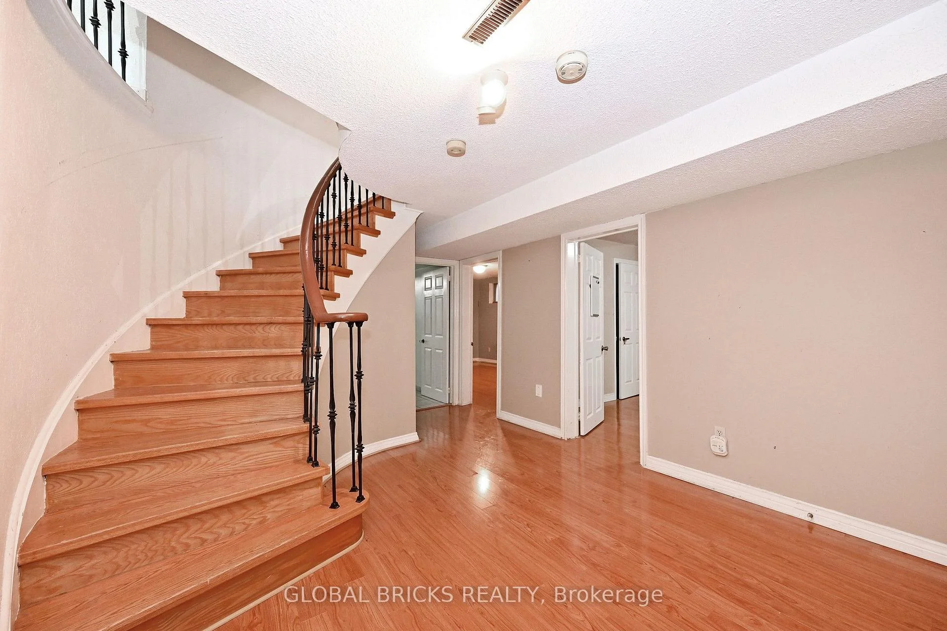 Photo 40 of 8 Elmsley Drive, Richmond Hill, Observatory — HOMEH