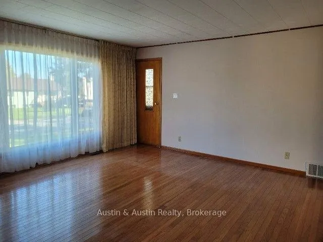 Photo 4 of 66 Ross Street, Dryden, Riverview — HOMEH