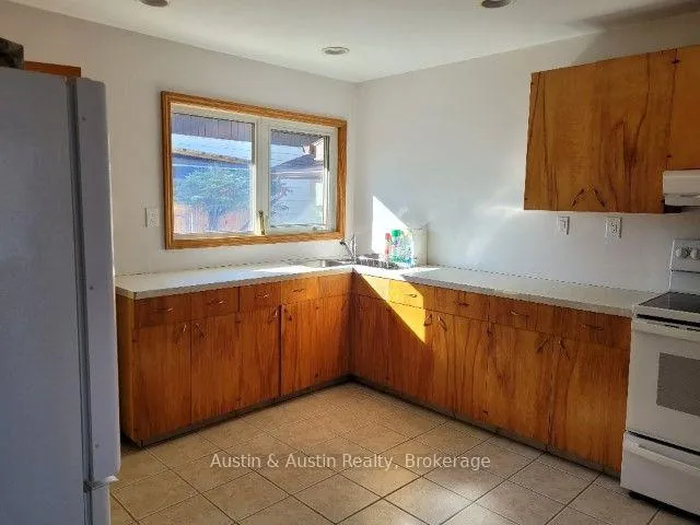 Photo 5 of 66 Ross Street, Dryden, Riverview — HOMEH