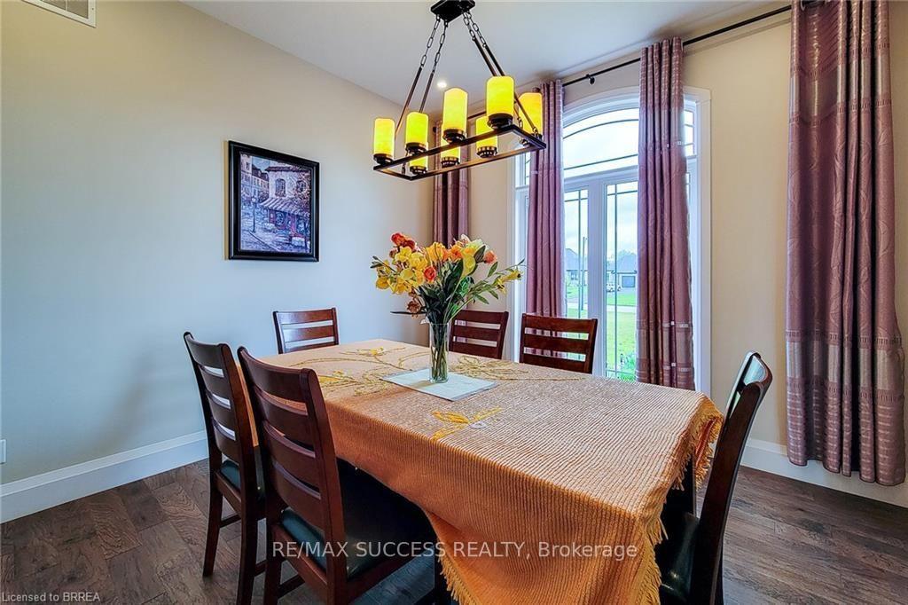 Photo 10 of 23 Tedley Boulevard, Brantford, Empire South — HOMEH