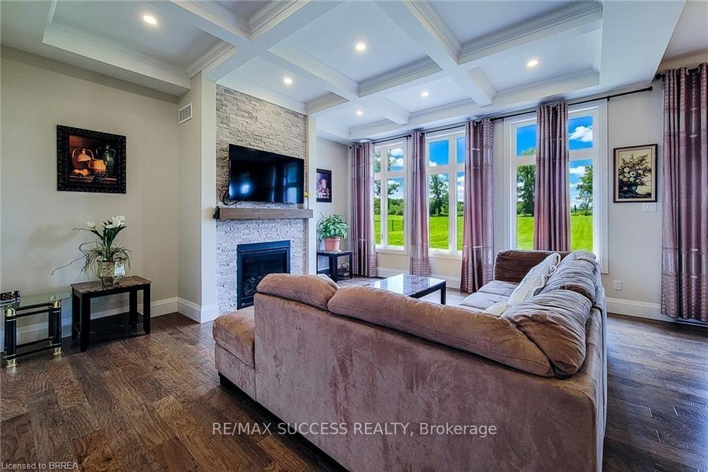 Photo 11 of 23 Tedley Boulevard, Brantford, Empire South — HOMEH