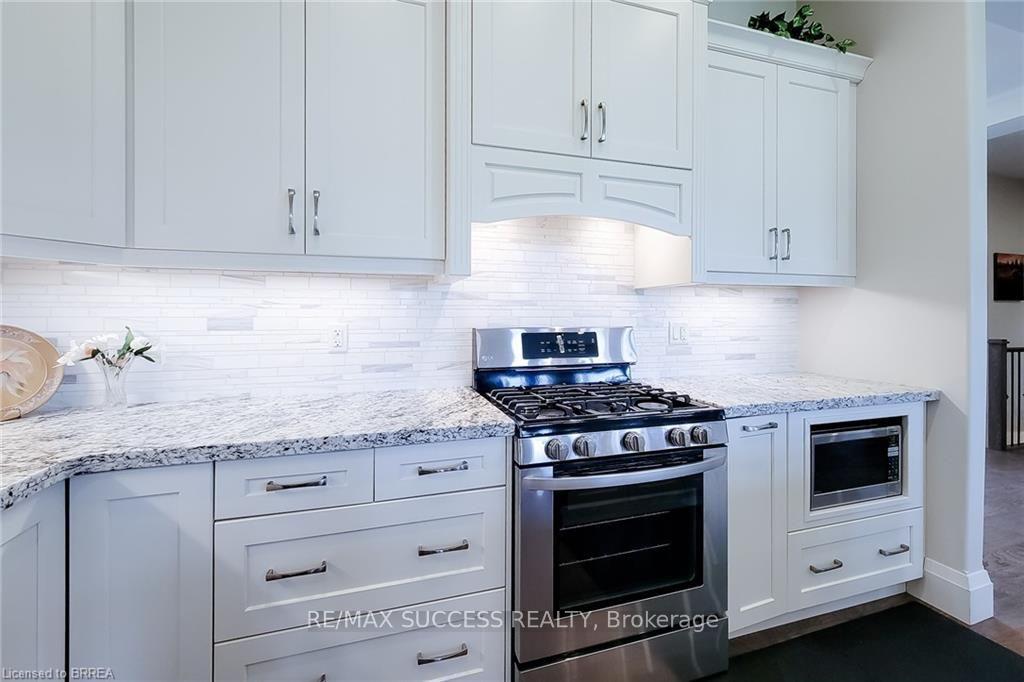 Photo 18 of 23 Tedley Boulevard, Brantford, Empire South — HOMEH
