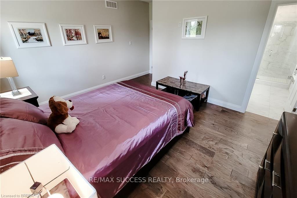 Photo 30 of 23 Tedley Boulevard, Brantford, Empire South — HOMEH