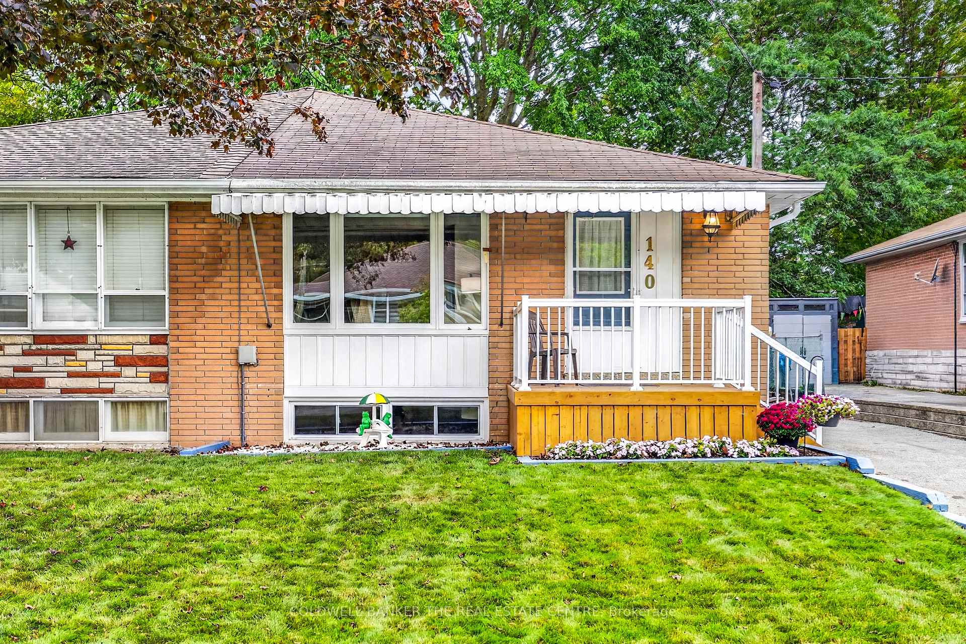 Front of 140 Willow Lane