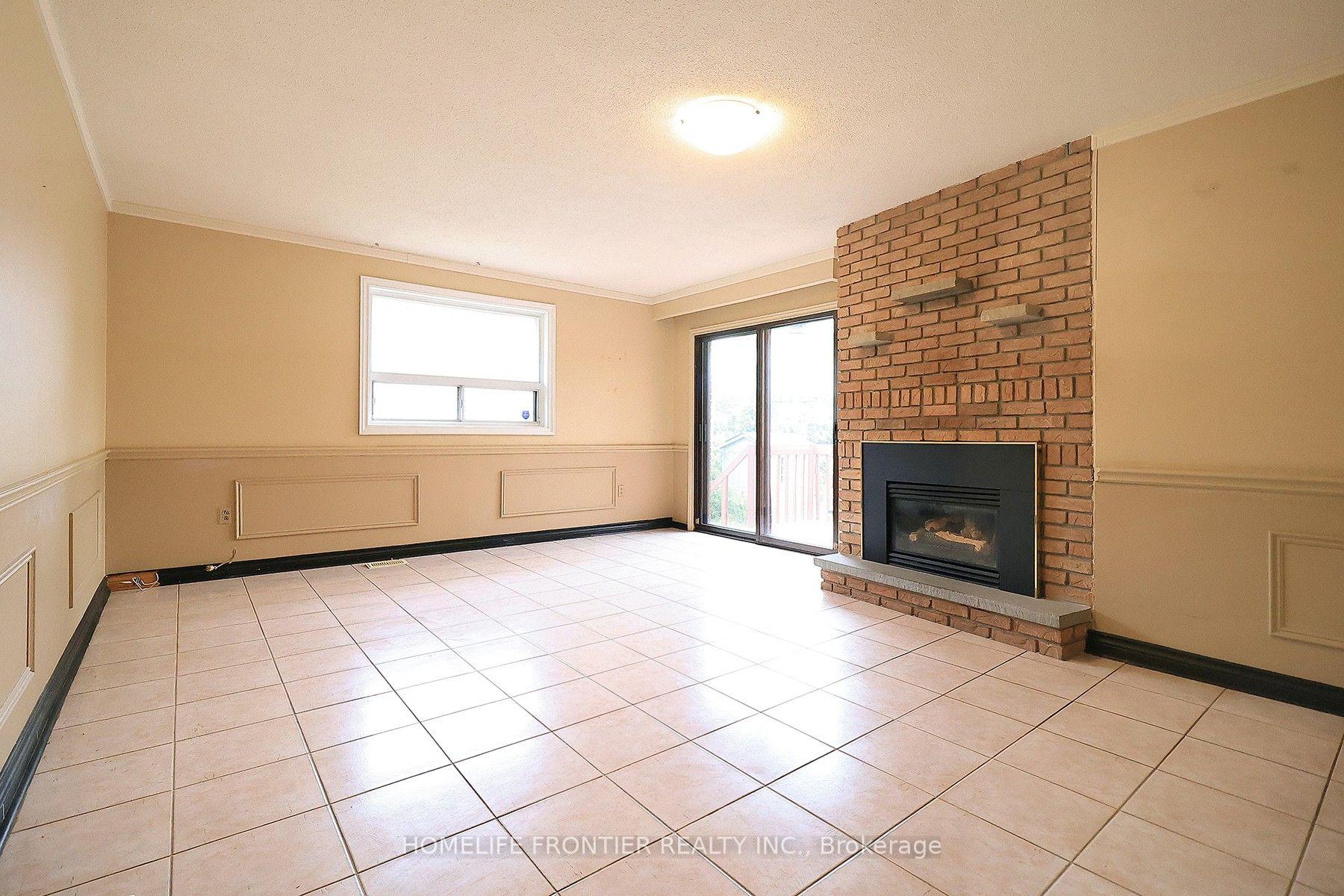 Photo 9 of 334 Rimilton Avenue, Etobicoke, Alderwood — HOMEH