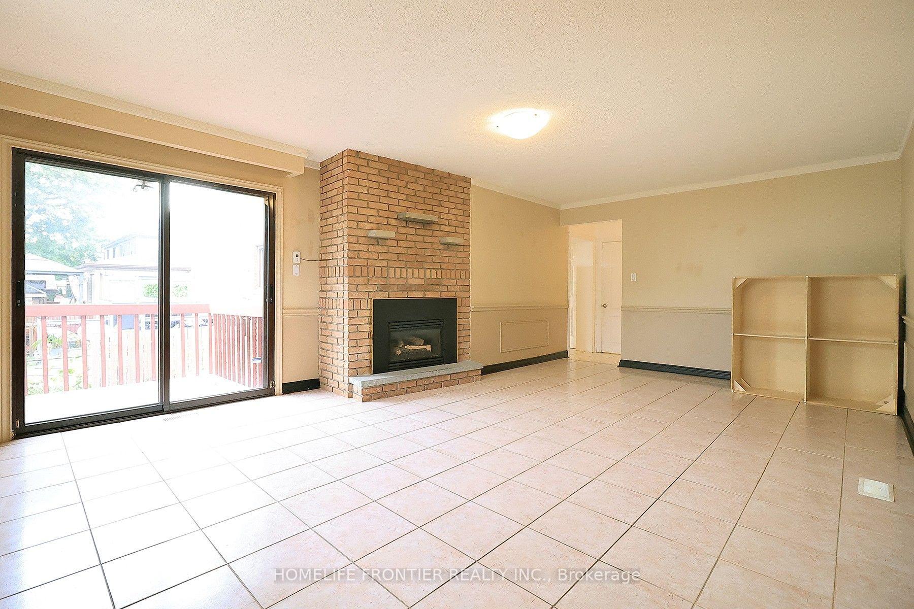 Photo 10 of 334 Rimilton Avenue, Etobicoke, Alderwood — HOMEH