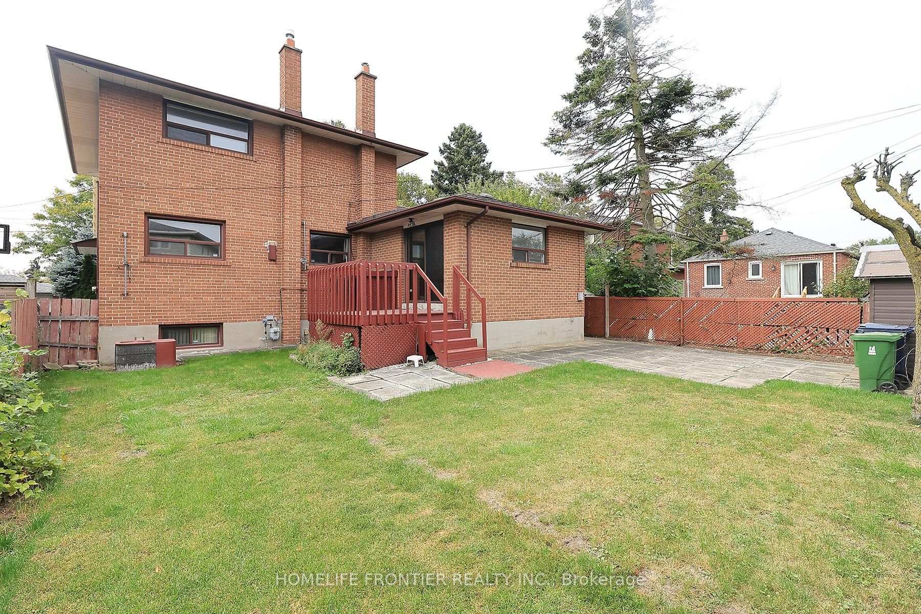 Photo 21 of 334 Rimilton Avenue, Etobicoke, Alderwood — HOMEH