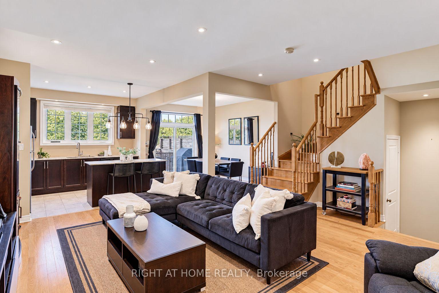 Photo 2 of 27 Fallis Crescent, Caledon, Caledon East — HOMEH