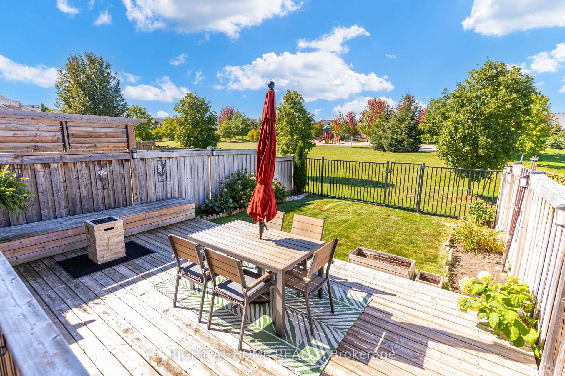 Photo 4 of 27 Fallis Crescent, Caledon, Caledon East — HOMEH