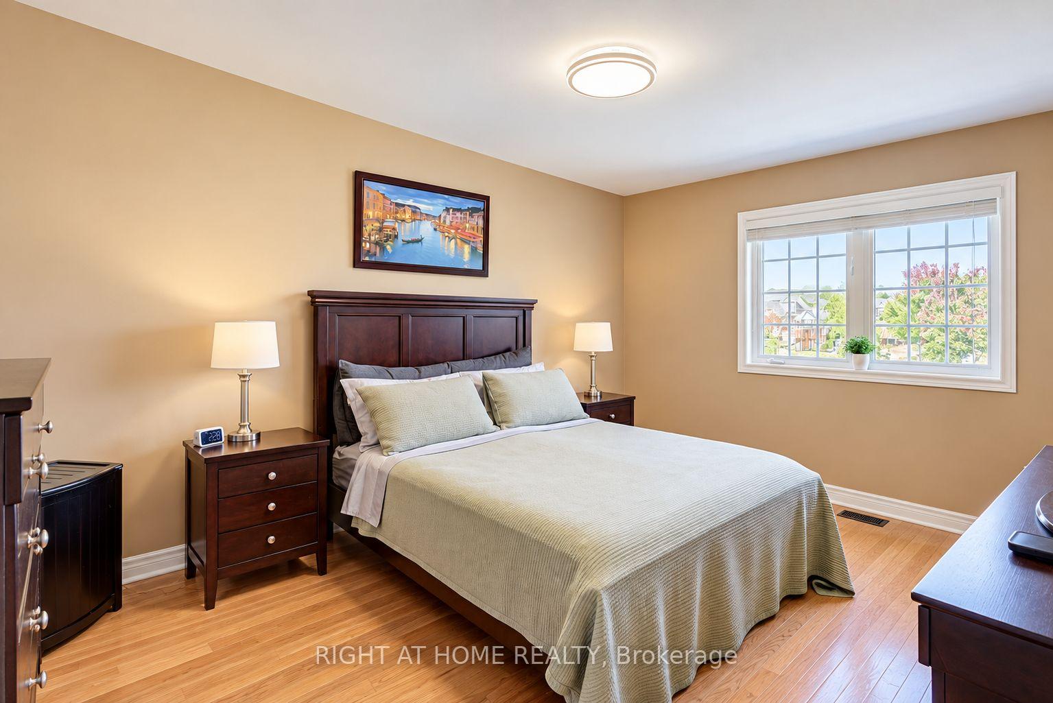 Photo 5 of 27 Fallis Crescent, Caledon, Caledon East — HOMEH