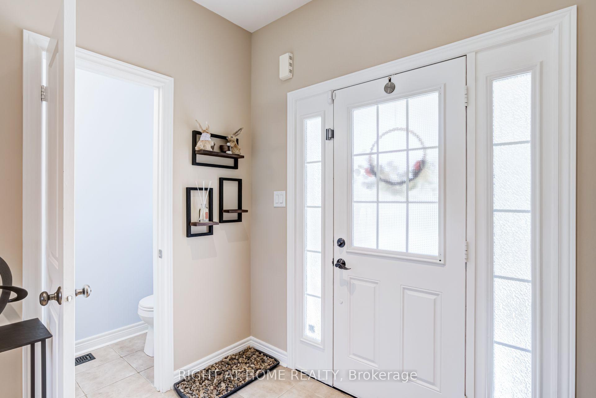 Photo 8 of 27 Fallis Crescent, Caledon, Caledon East — HOMEH