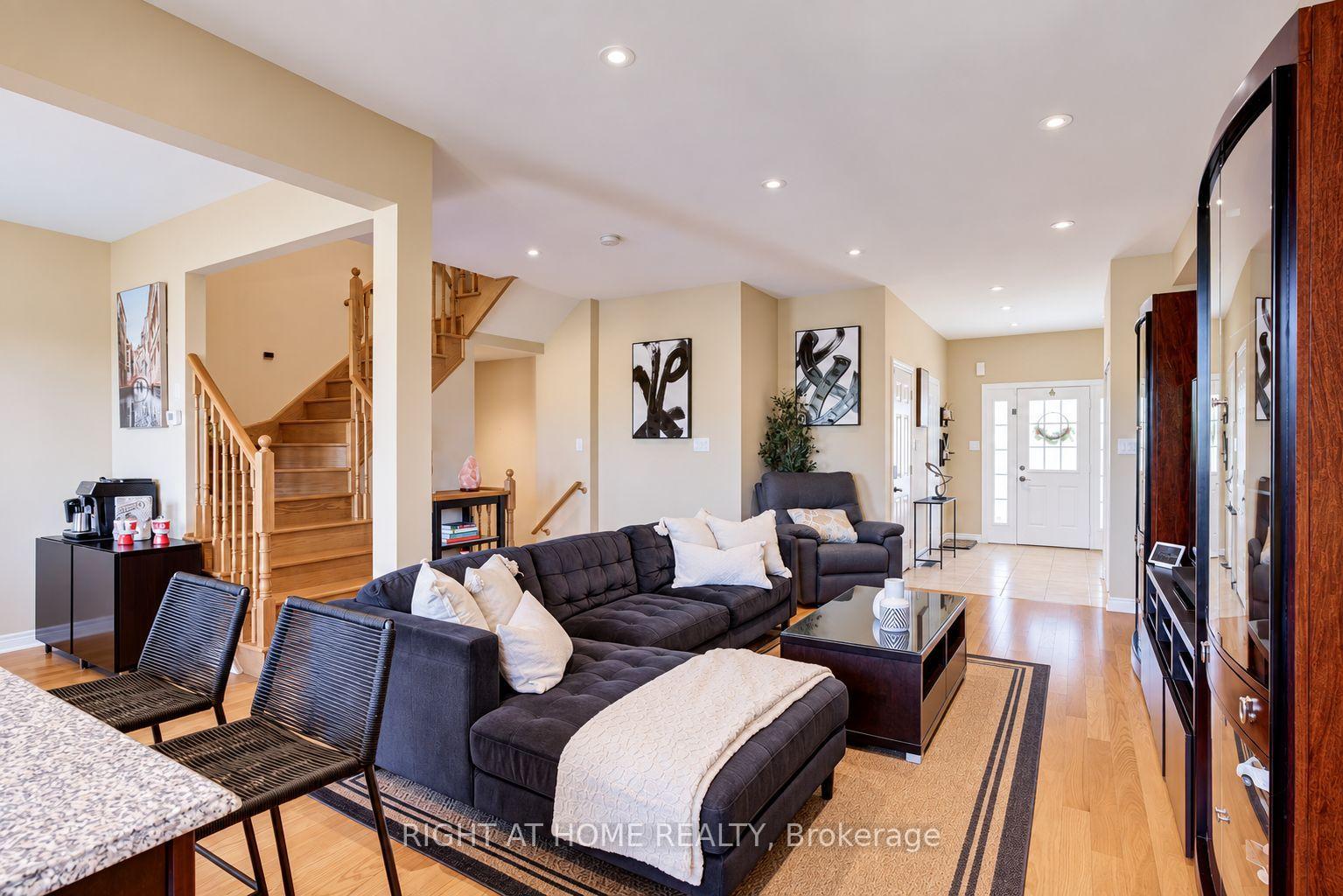 Photo 11 of 27 Fallis Crescent, Caledon, Caledon East — HOMEH