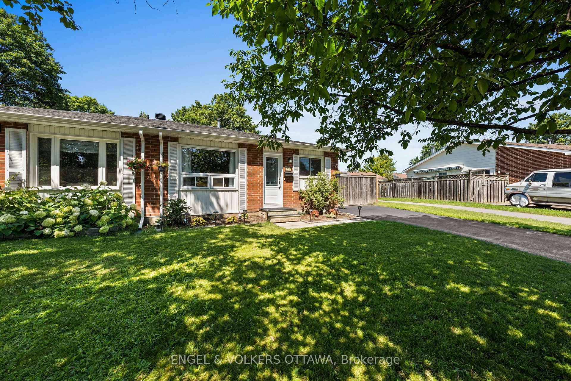 Photo 2 of 51 Morton Drive, Ottawa, Kanata - Glencairn/Hazeldean — HOMEH