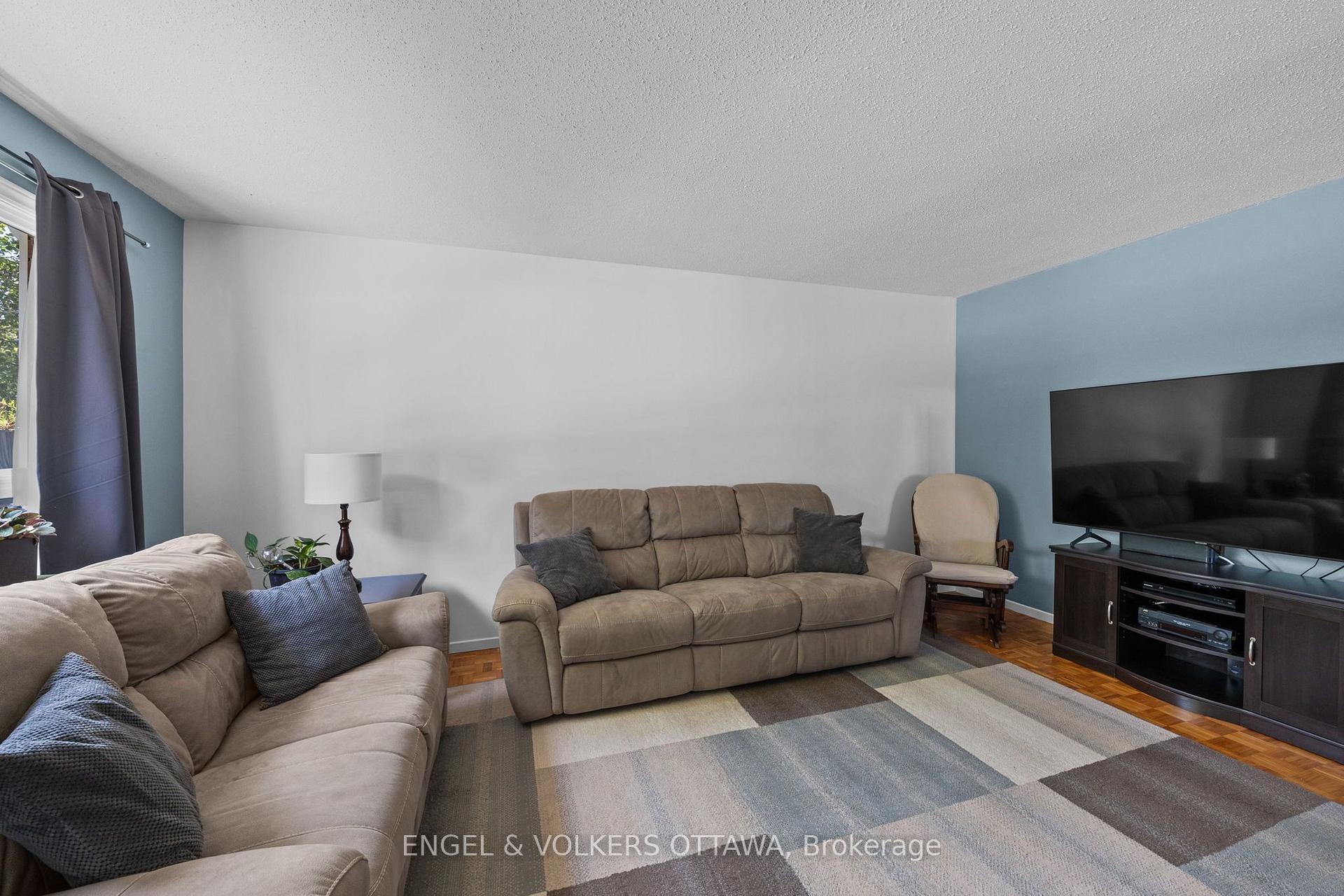 Photo 10 of 51 Morton Drive, Ottawa, Kanata - Glencairn/Hazeldean — HOMEH