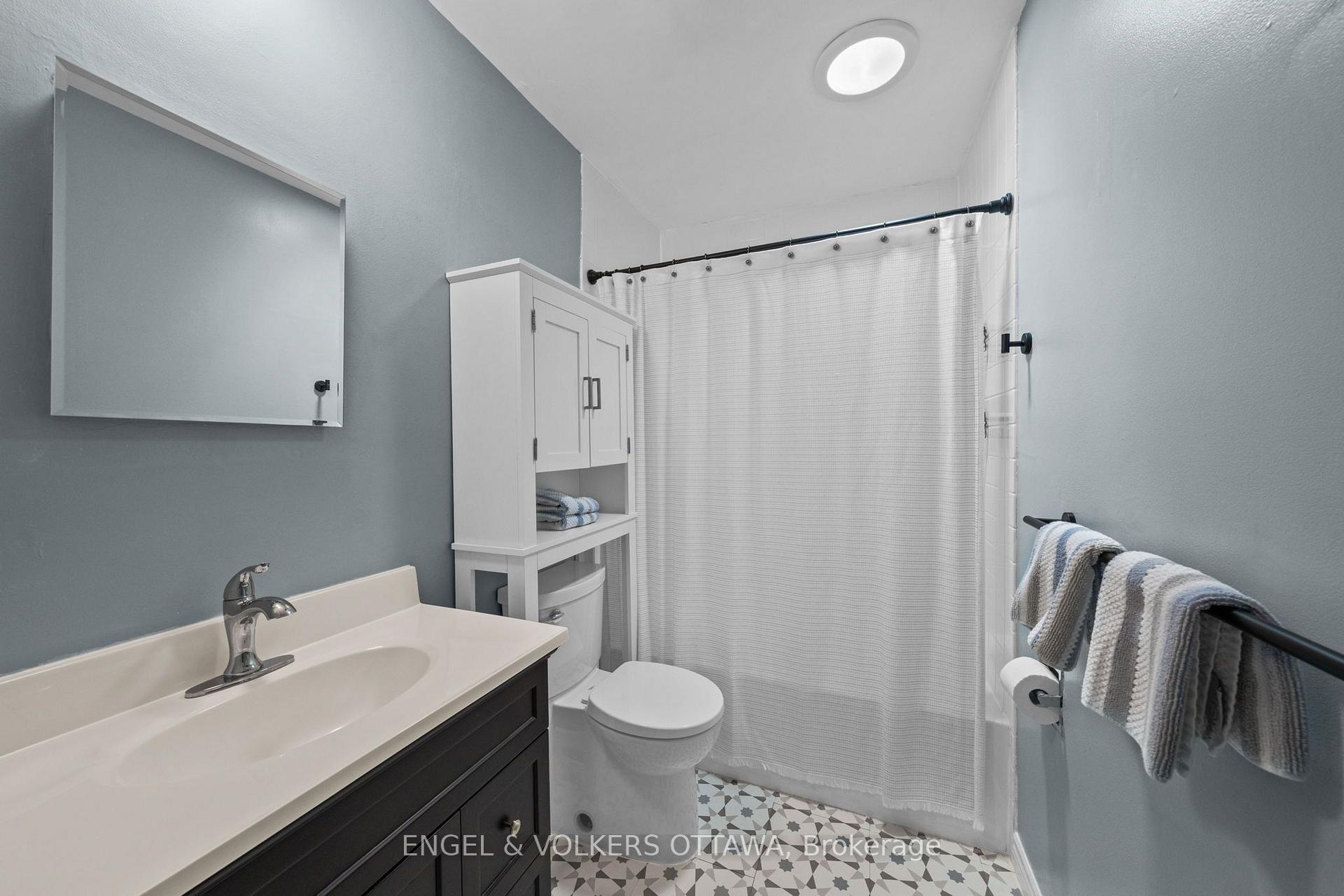 Photo 17 of 51 Morton Drive, Ottawa, Kanata - Glencairn/Hazeldean — HOMEH