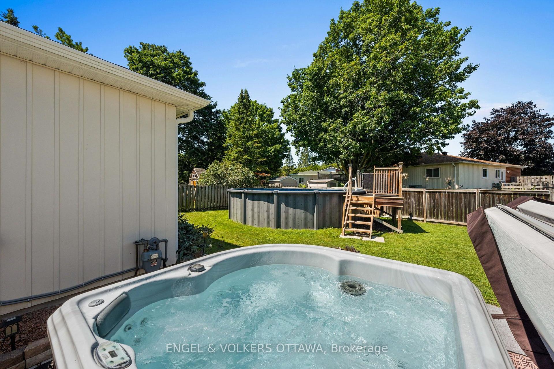 Photo 21 of 51 Morton Drive, Ottawa, Kanata - Glencairn/Hazeldean — HOMEH