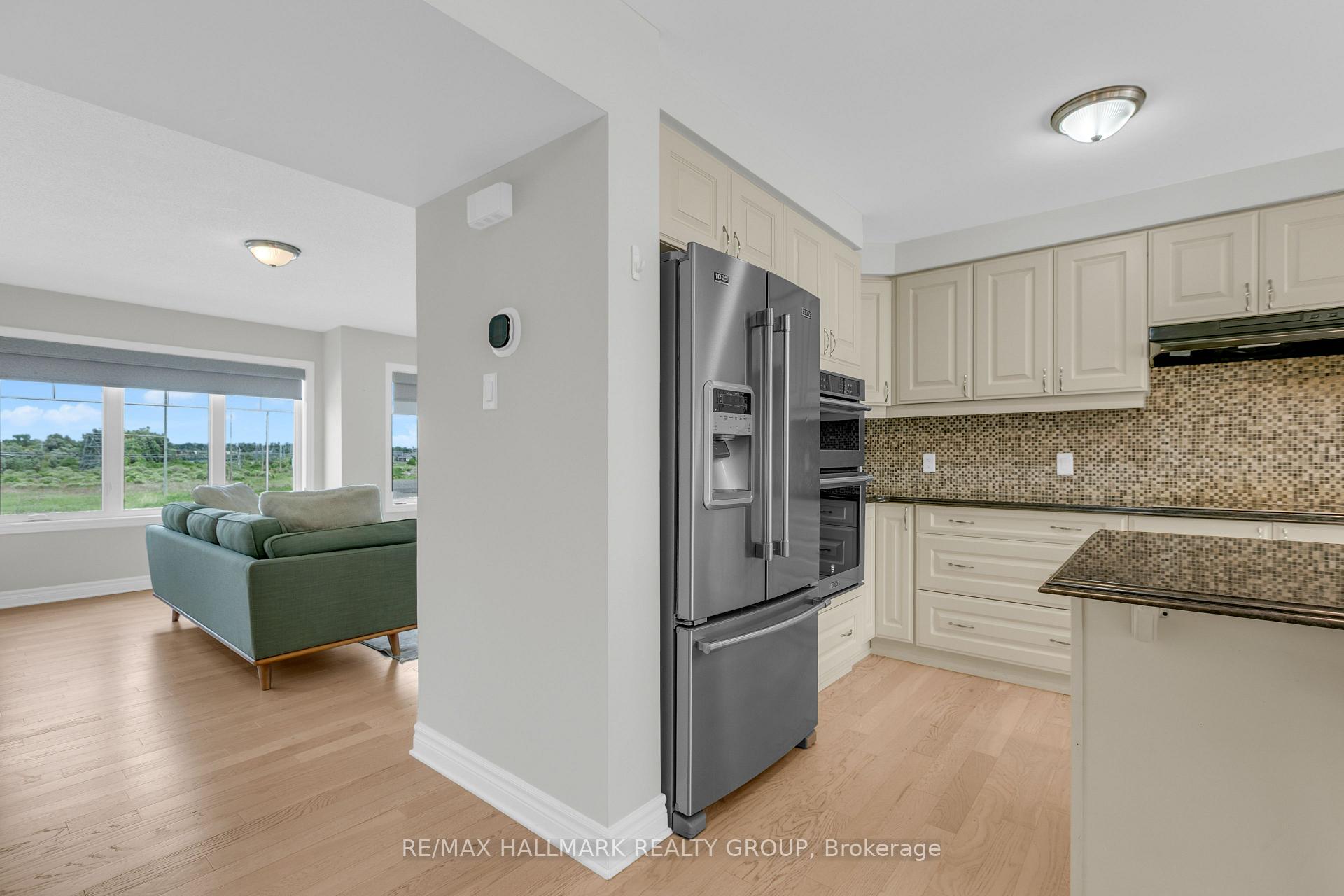 Photo 6 of 167 Gelderland Private, Ottawa, Kanata - Emerald Meadows/Trailwest — HOMEH