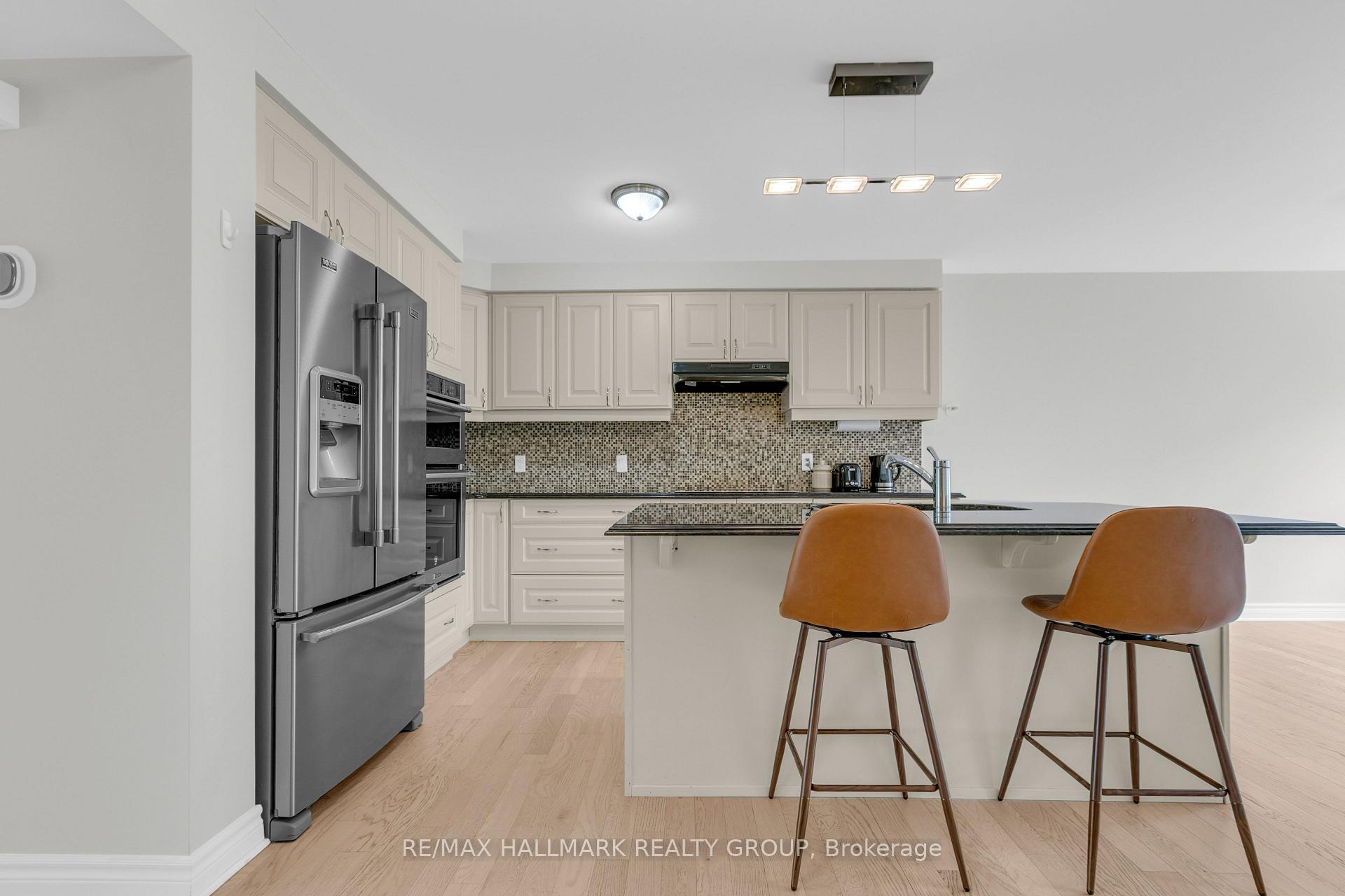 Photo 7 of 167 Gelderland Private, Ottawa, Kanata - Emerald Meadows/Trailwest — HOMEH