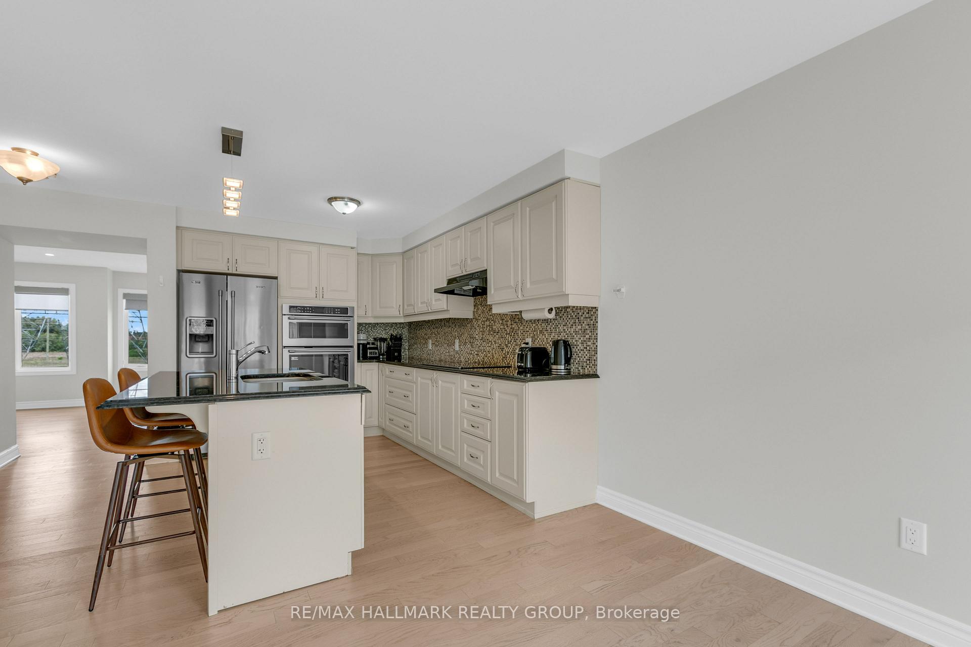 Photo 9 of 167 Gelderland Private, Ottawa, Kanata - Emerald Meadows/Trailwest — HOMEH