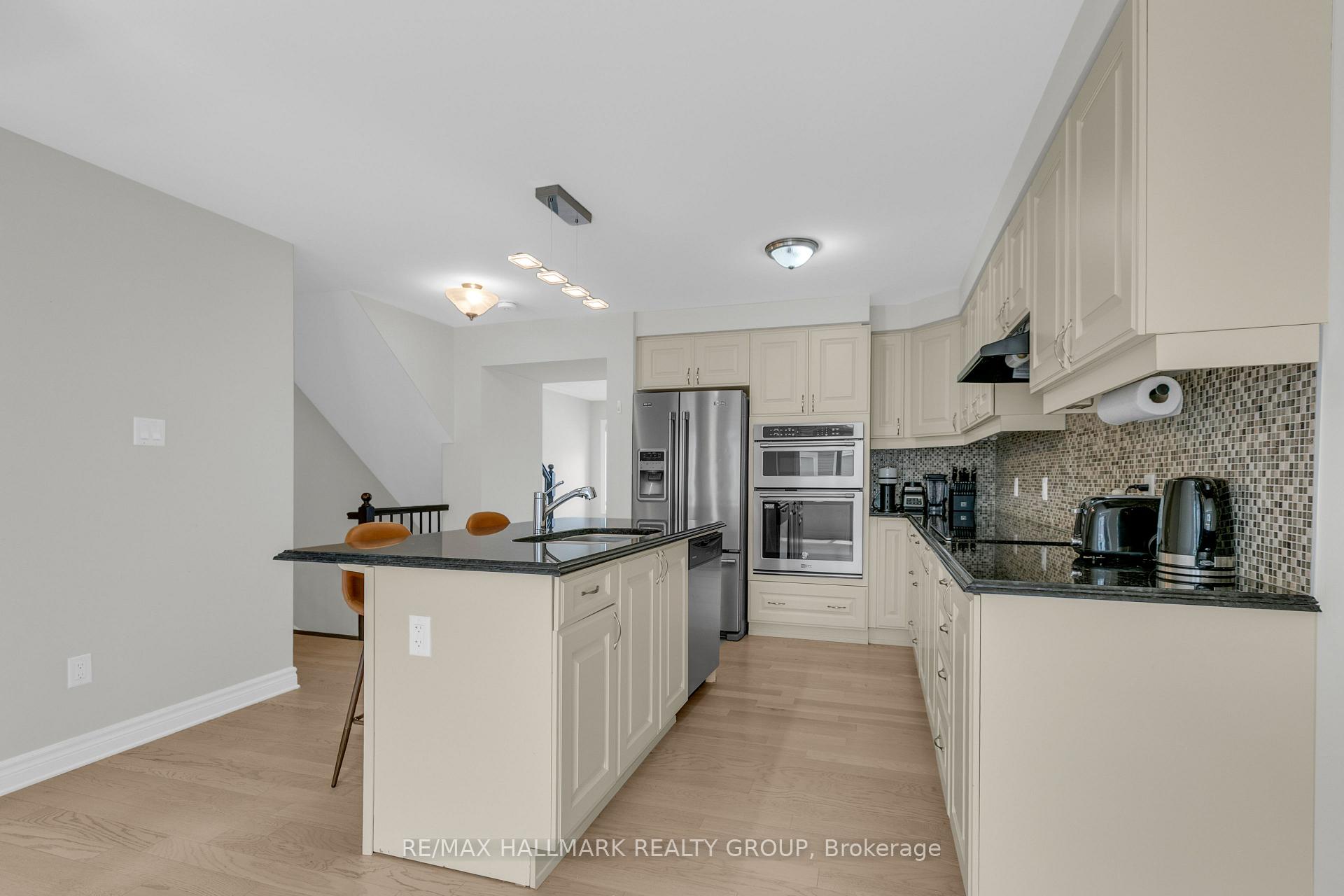 Photo 10 of 167 Gelderland Private, Ottawa, Kanata - Emerald Meadows/Trailwest — HOMEH