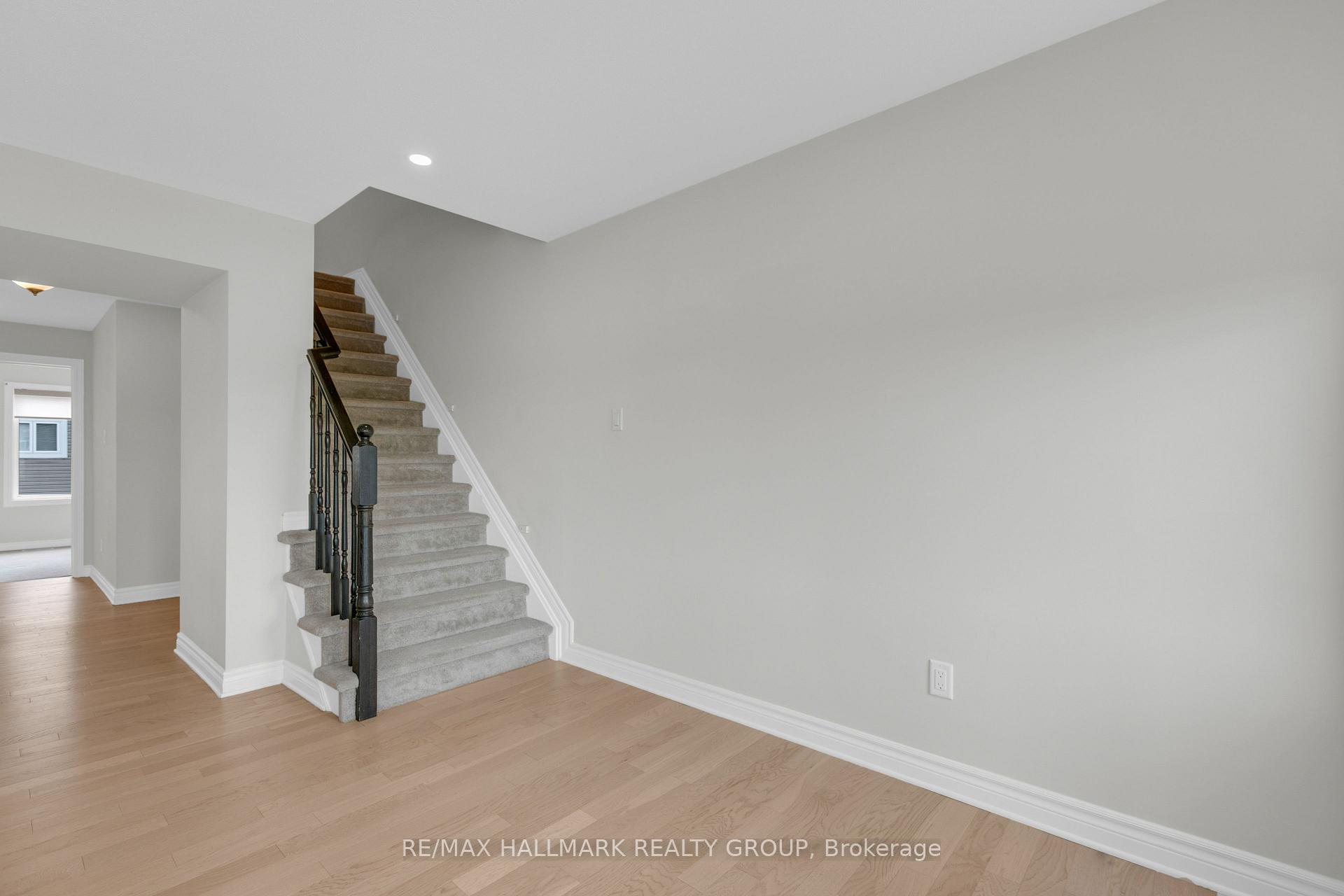 Photo 15 of 167 Gelderland Private, Ottawa, Kanata - Emerald Meadows/Trailwest — HOMEH