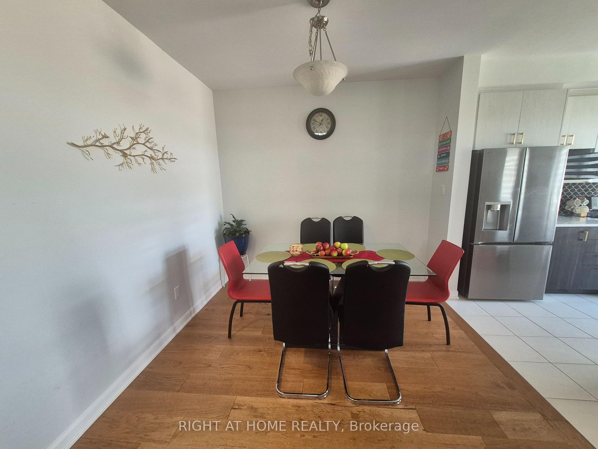 Photo 8 of 700 Fairline Row, Ottawa, Kanata - Emerald Meadows/Trailwest — HOMEH