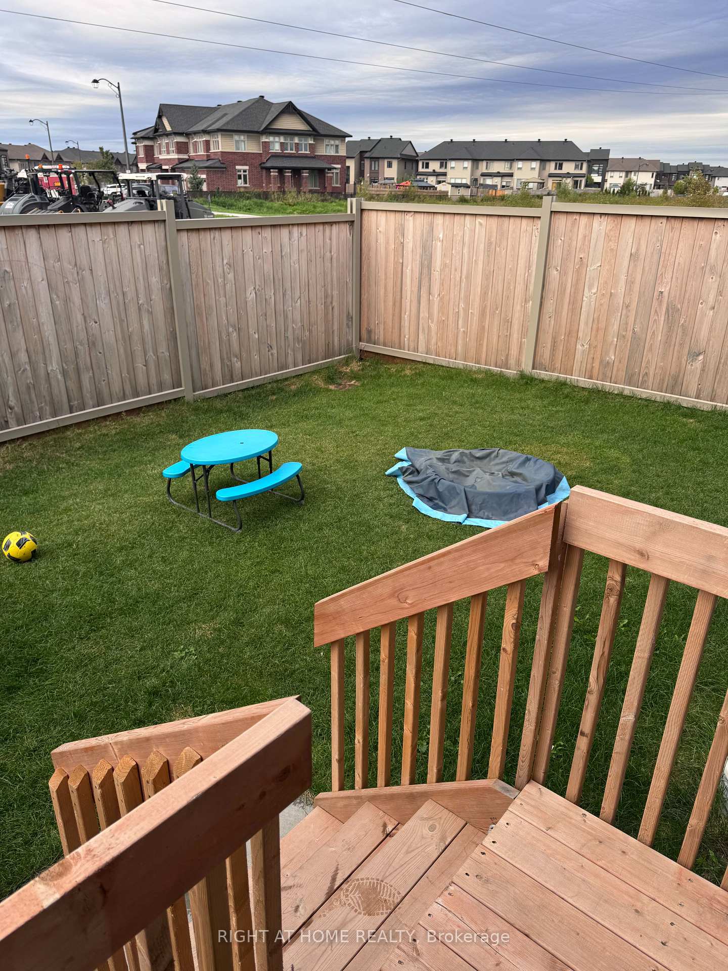 Photo 37 of 700 Fairline Row, Ottawa, Kanata - Emerald Meadows/Trailwest — HOMEH