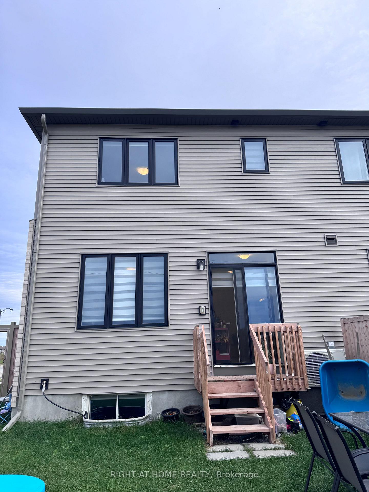 Photo 39 of 700 Fairline Row, Ottawa, Kanata - Emerald Meadows/Trailwest — HOMEH
