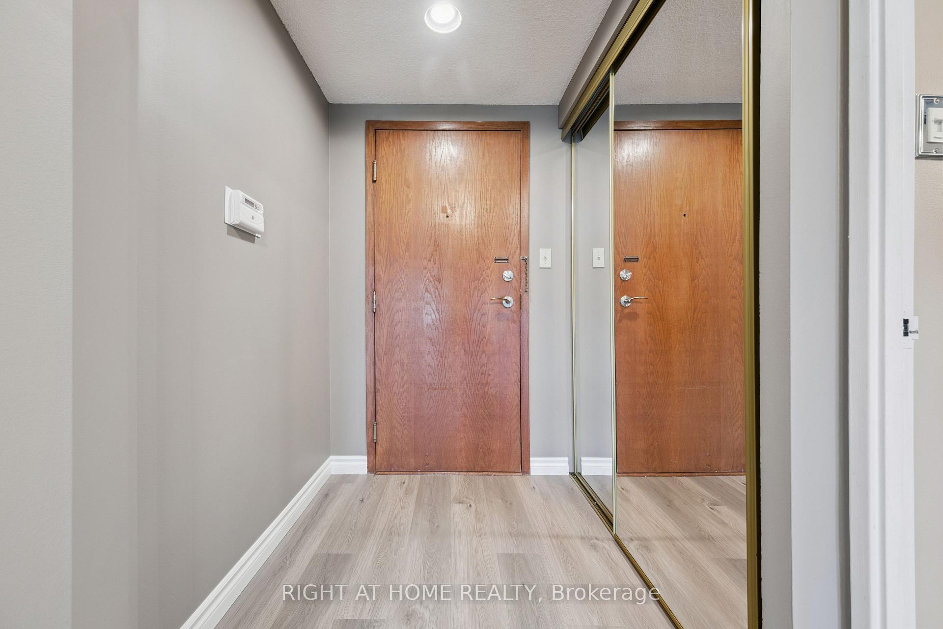 Photo 4 of Unit 1217, 268 Ridley Boulevard, Toronto, Bedford Park-Nortown — HOMEH