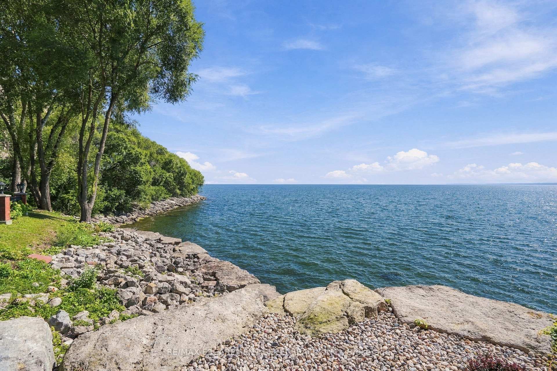 Photo 2 of Unit 203, 5340 Lakeshore Road, Burlington, Appleby — HOMEH
