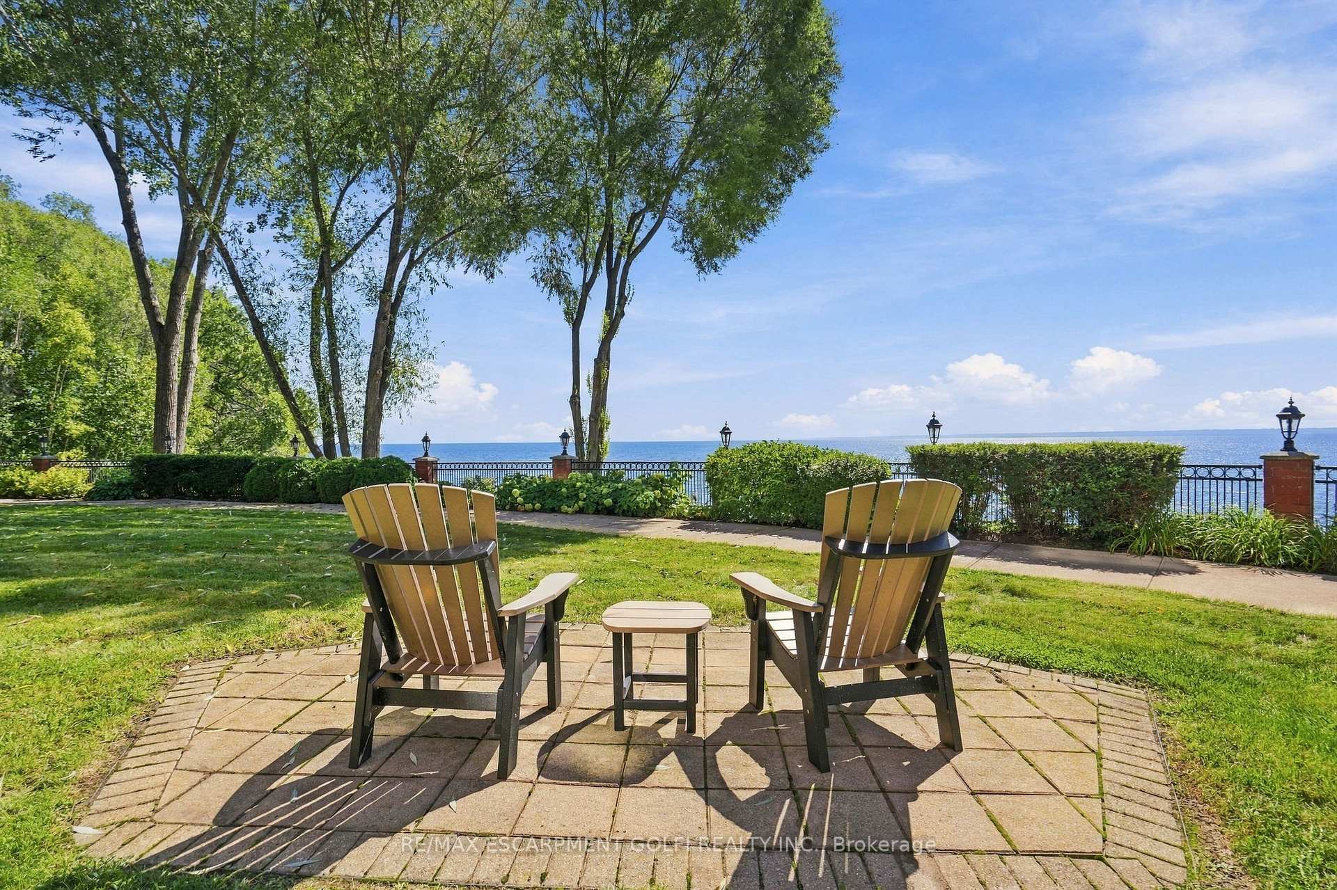Photo 3 of Unit 203, 5340 Lakeshore Road, Burlington, Appleby — HOMEH
