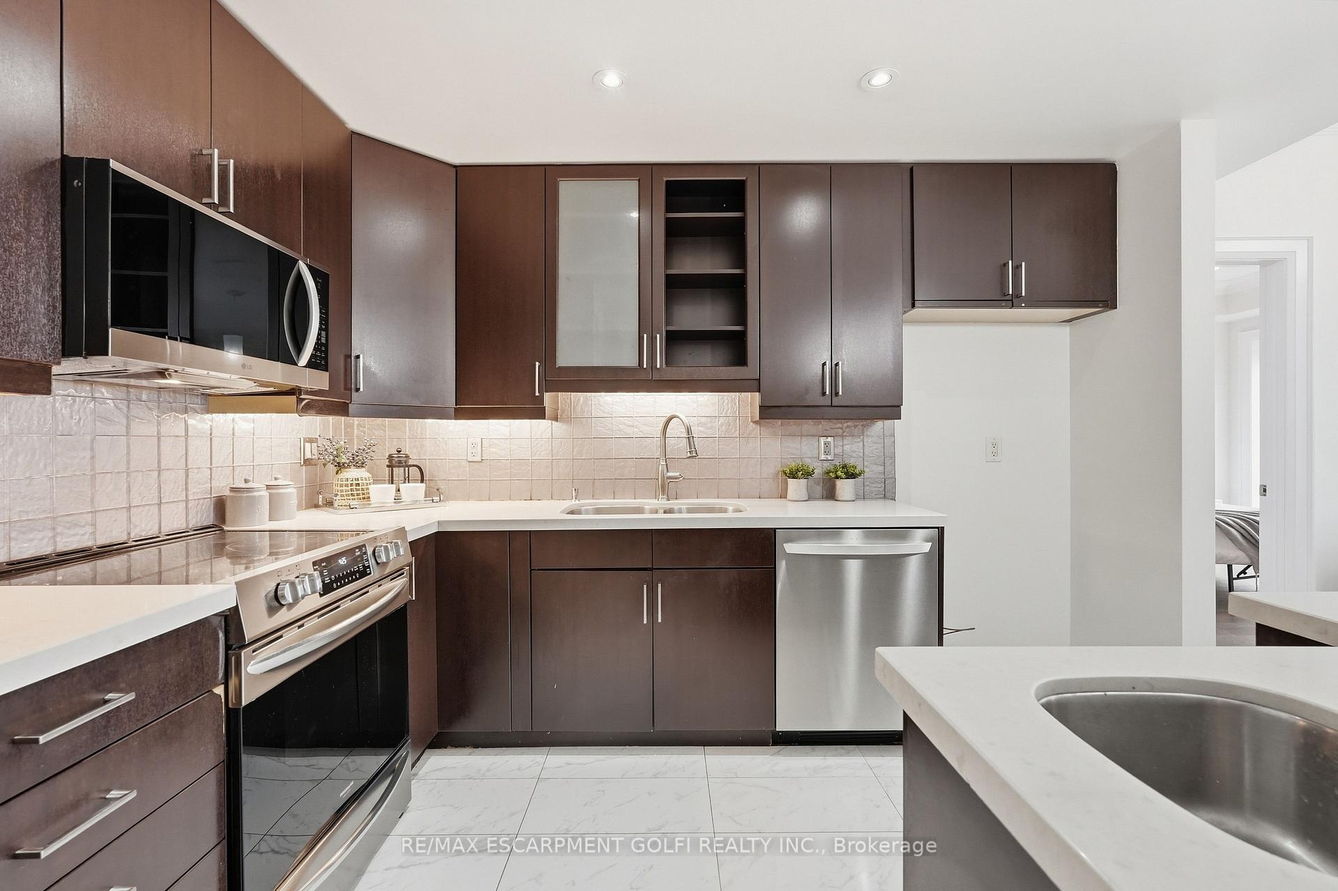 Photo 12 of Unit 203, 5340 Lakeshore Road, Burlington, Appleby — HOMEH