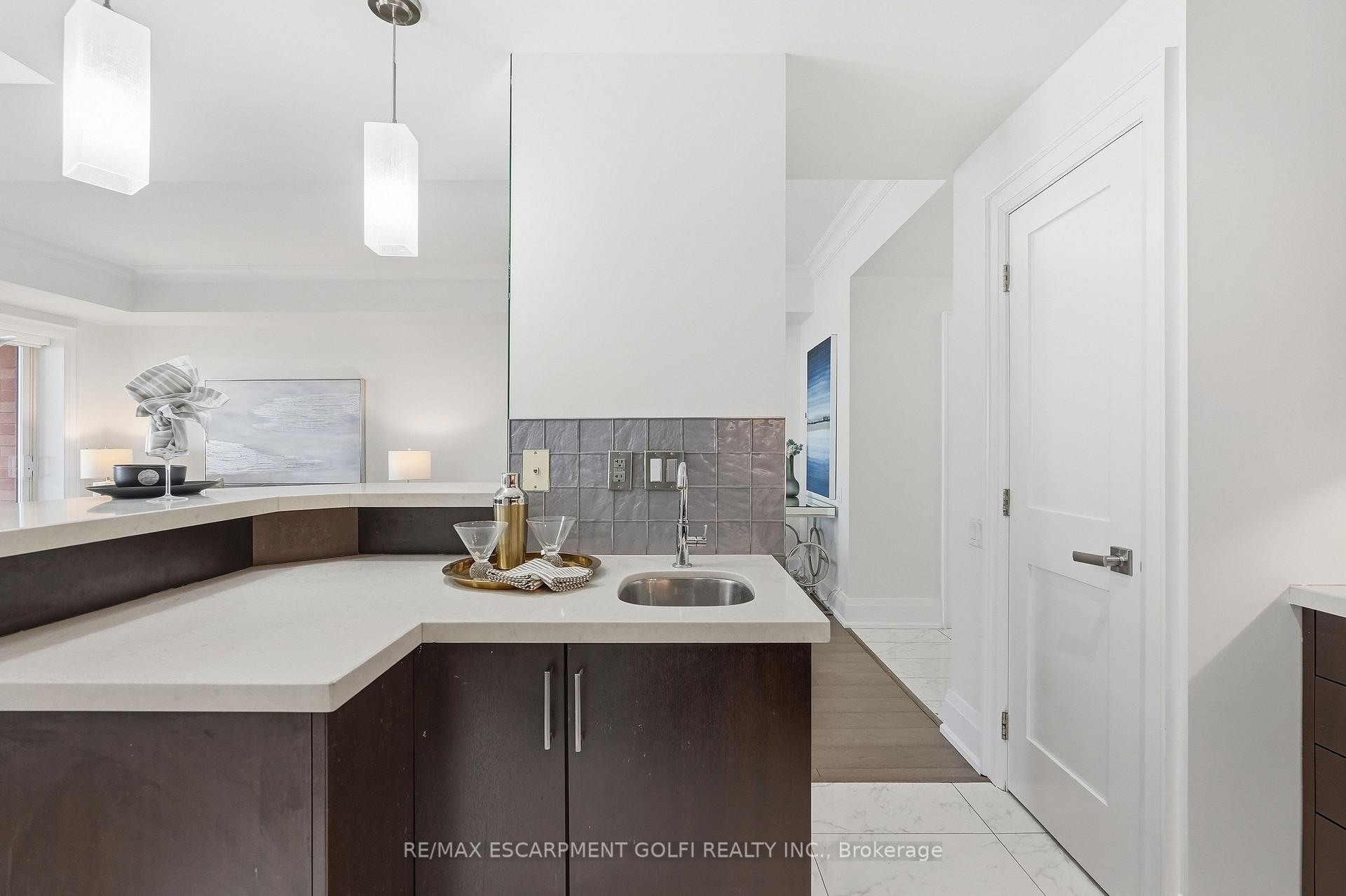 Photo 15 of Unit 203, 5340 Lakeshore Road, Burlington, Appleby — HOMEH