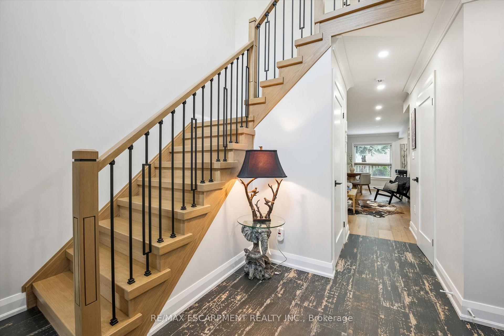 Photo 3 of 1261 Stephenson Drive, Burlington, LaSalle — HOMEH