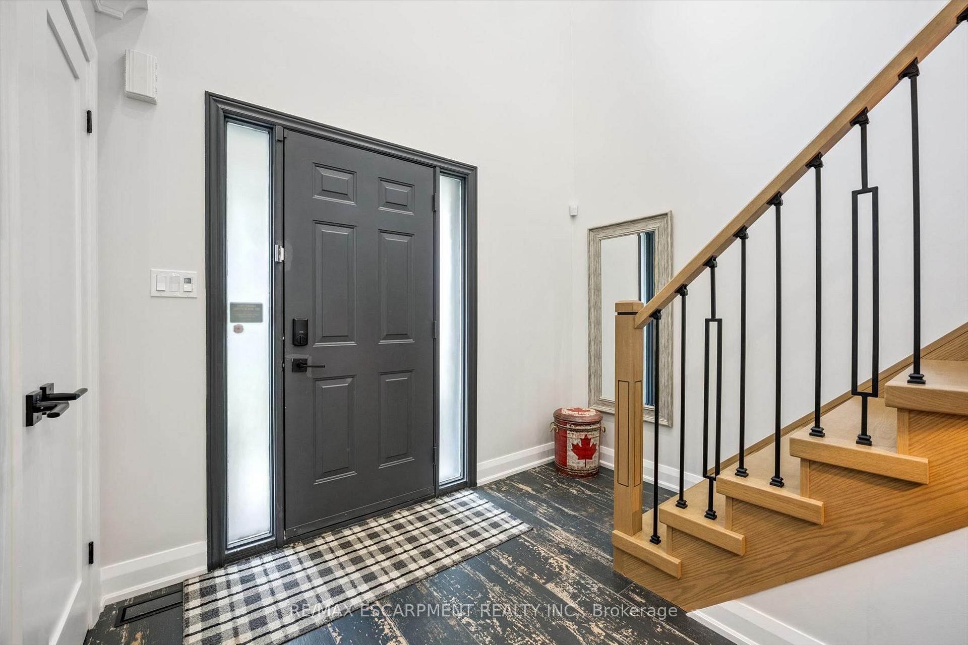 Photo 4 of 1261 Stephenson Drive, Burlington, LaSalle — HOMEH