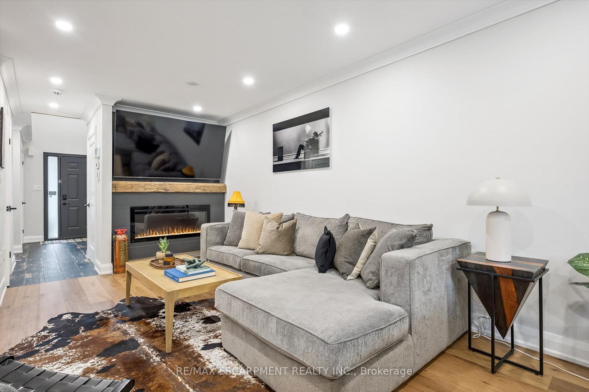 Photo 6 of 1261 Stephenson Drive, Burlington, LaSalle — HOMEH