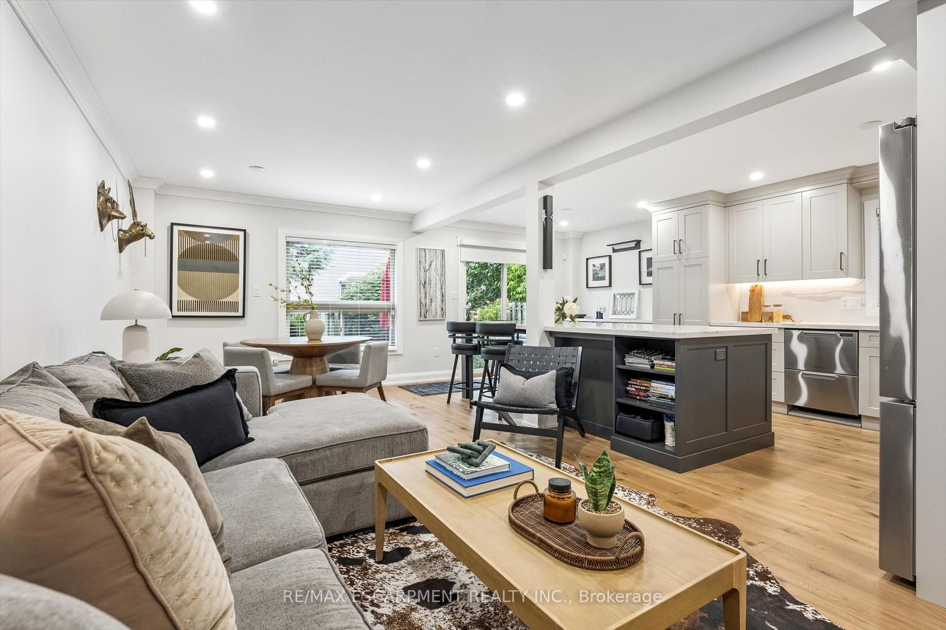 Photo 8 of 1261 Stephenson Drive, Burlington, LaSalle — HOMEH