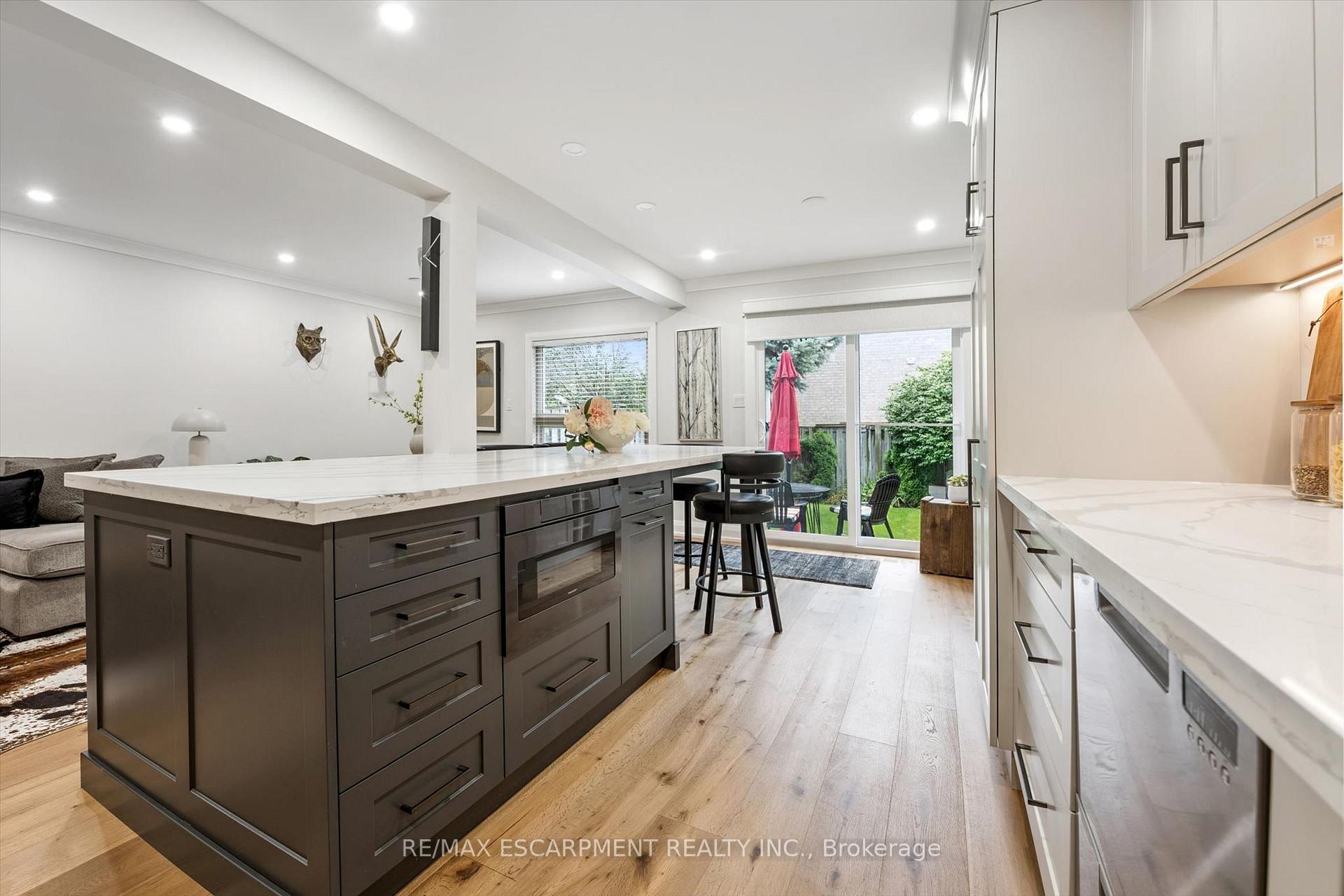 Photo 14 of 1261 Stephenson Drive, Burlington, LaSalle — HOMEH