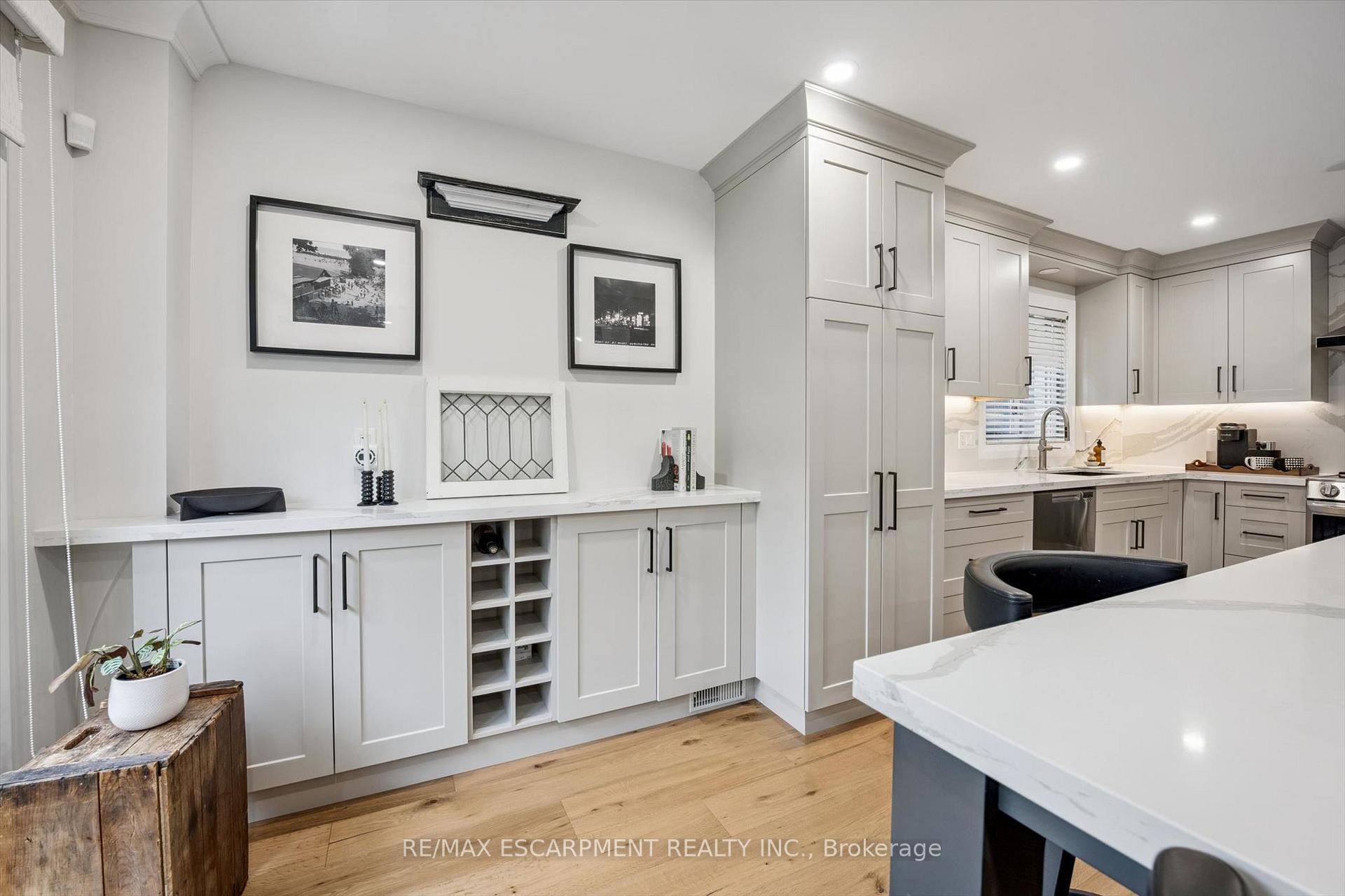 Photo 15 of 1261 Stephenson Drive, Burlington, LaSalle — HOMEH