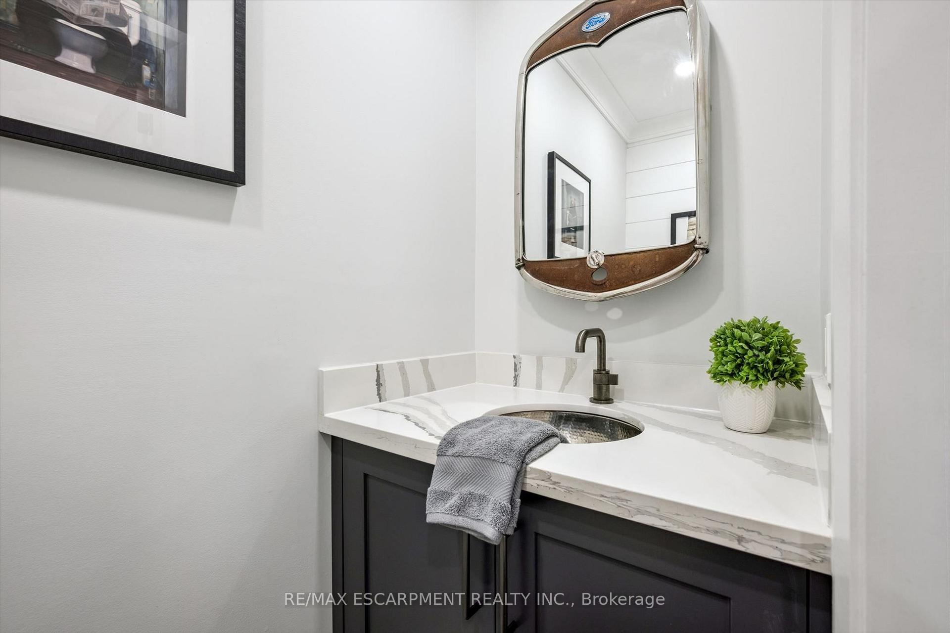 Photo 19 of 1261 Stephenson Drive, Burlington, LaSalle — HOMEH